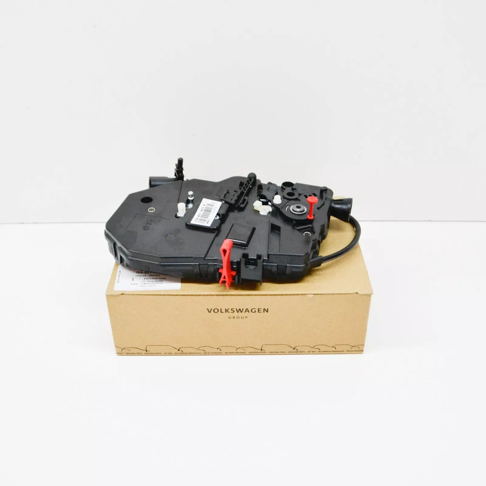NEW VOLKSWAGEN TRANSPORTER T6 REAR DOOR LOCK CARRIER 7E0827425R ORIGINAL