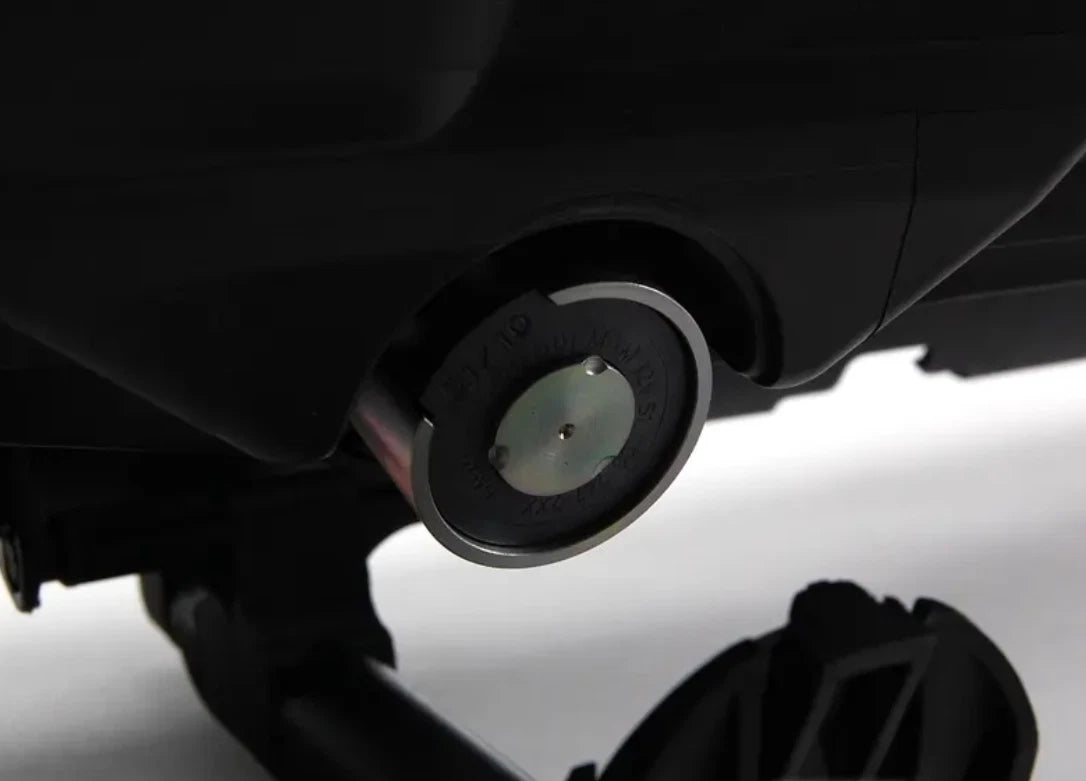 NEW BMW 5 E60 FRONT LOWER AIR DUCT PASSIVE 51117178119 7178119 ORIGINAL