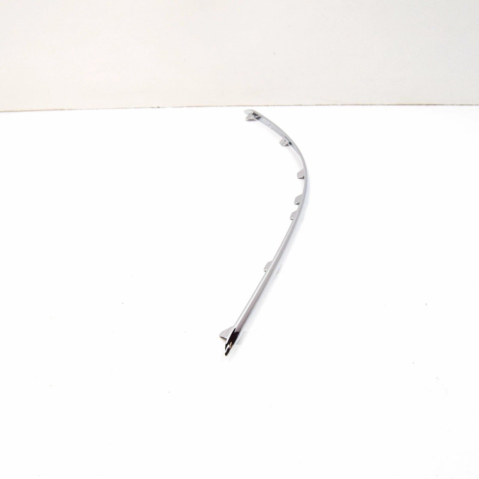 NEW MERCEDES BENZ W204 FRONT LEFT BUMPER MOLDING TRIM A2048850721 ORIGINAL