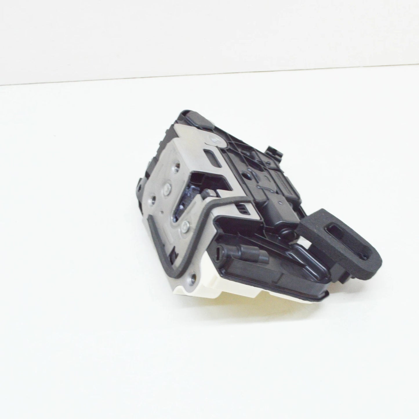 NEW VOLKSWAGEN JETTA MK6 FRONT RIGHT DOOR LOCK LHD 5K1837016J ORIGINAL