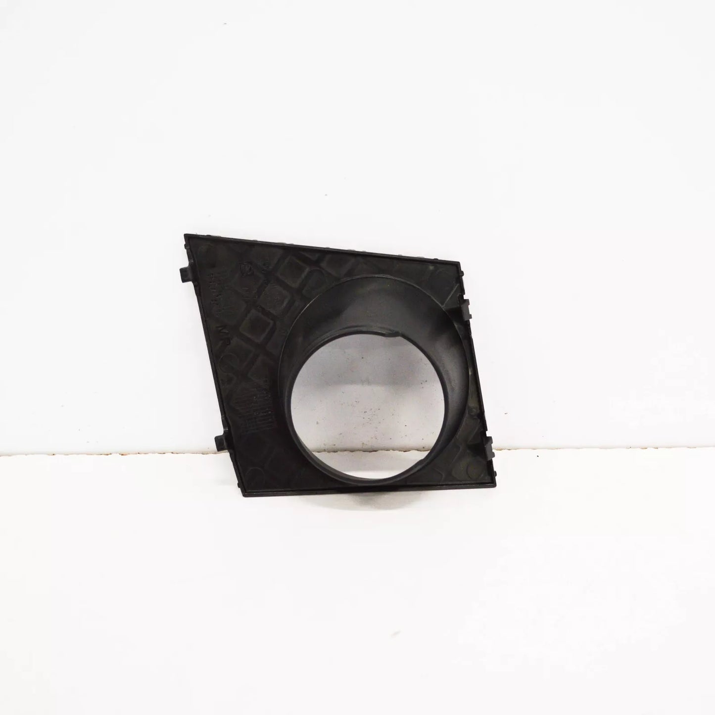 NEW BMW 5 E60 FRONT RIGHT BUMPER LOWER ACC GRILL TRIM 51117897183 ORIGINAL