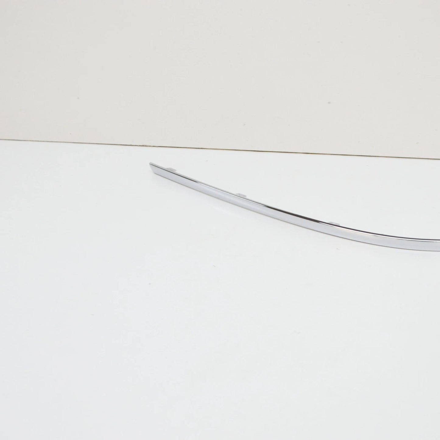 NEW MB C W204 REAR BUMPER LEFT SIDE MOULDING A2048852921 ORIGINAL