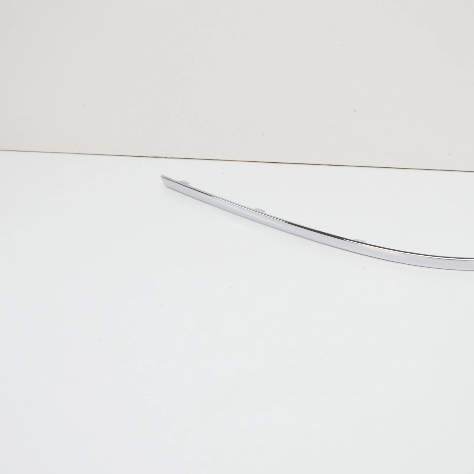 NEW MB C W204 REAR BUMPER LEFT SIDE MOULDING A2048852921 ORIGINAL