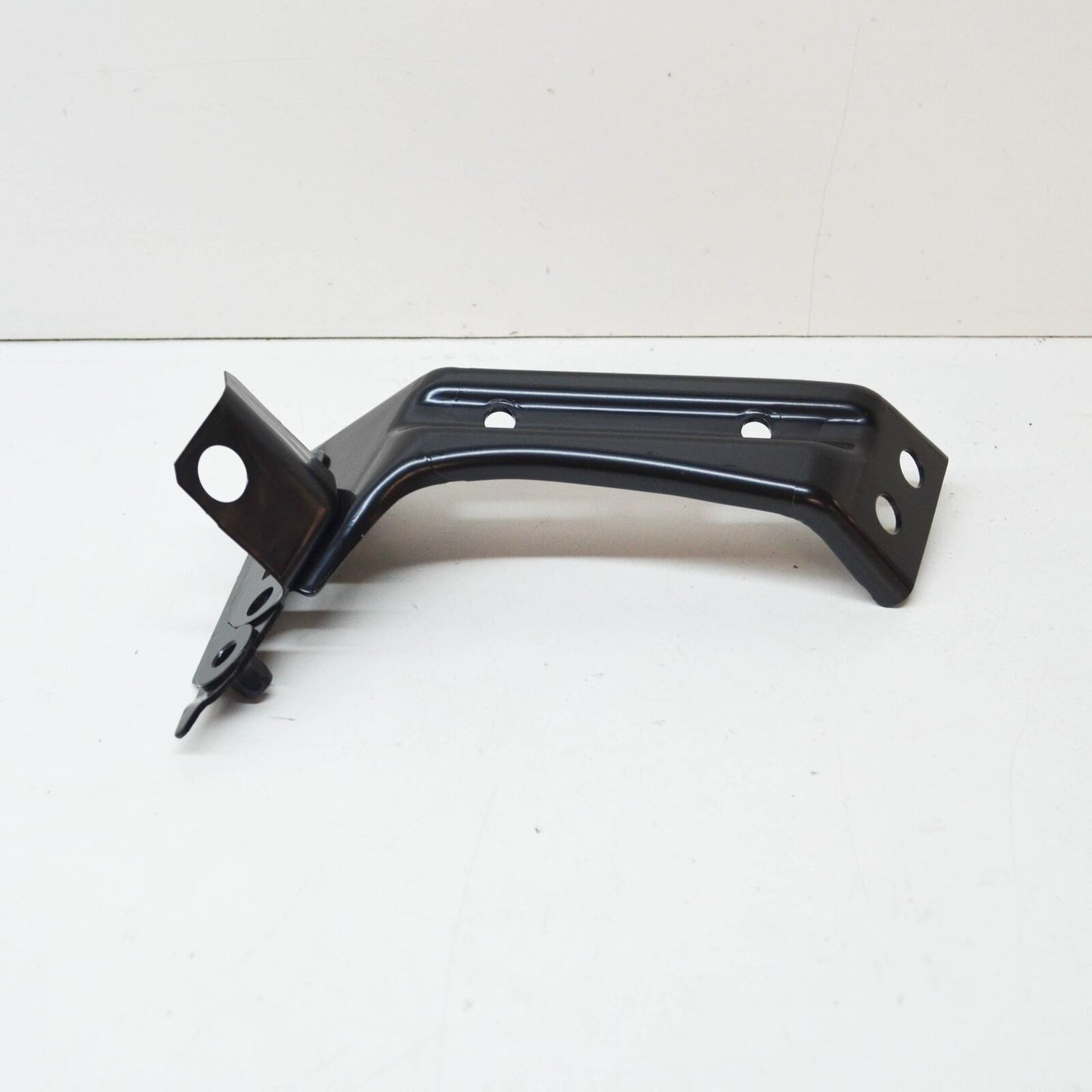 NEW VOLKSWAGEN PASSAT B8 FRONT LEFT WING FENDER HOLDER 3G0821141A ORIGINAL