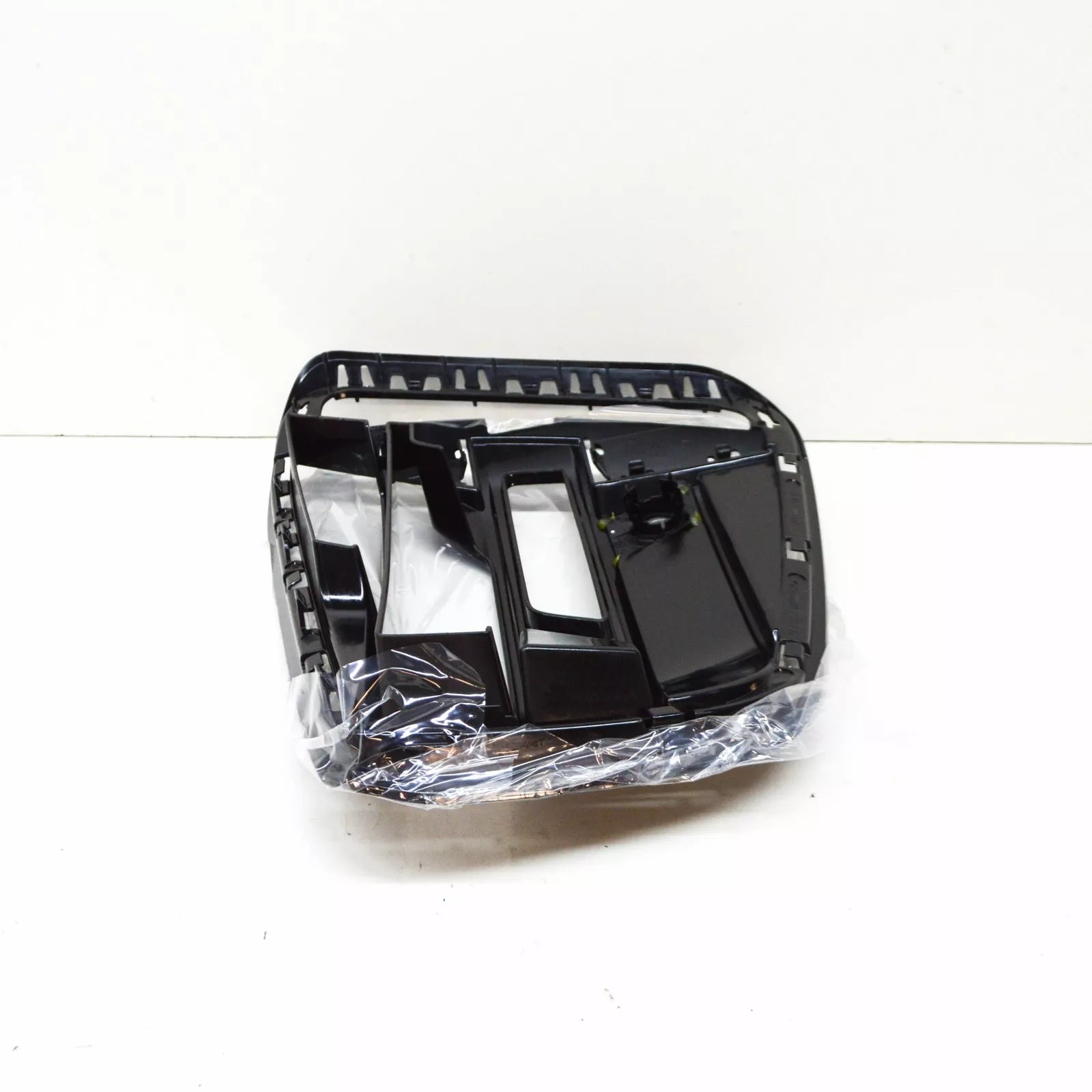 NEW BMW M4 COUPE G22 FRONT LEFT BUMPER OPEN GRILLE 51118076731 ORIGINAL