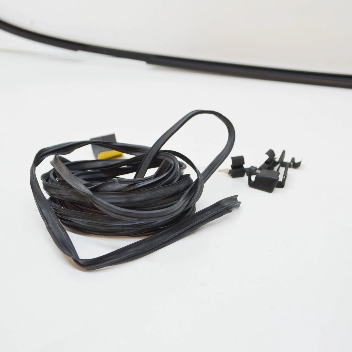 NEW BMW 5 E39 LEFT ROOF MOULDING 51138195561 8195561 ORIGINAL