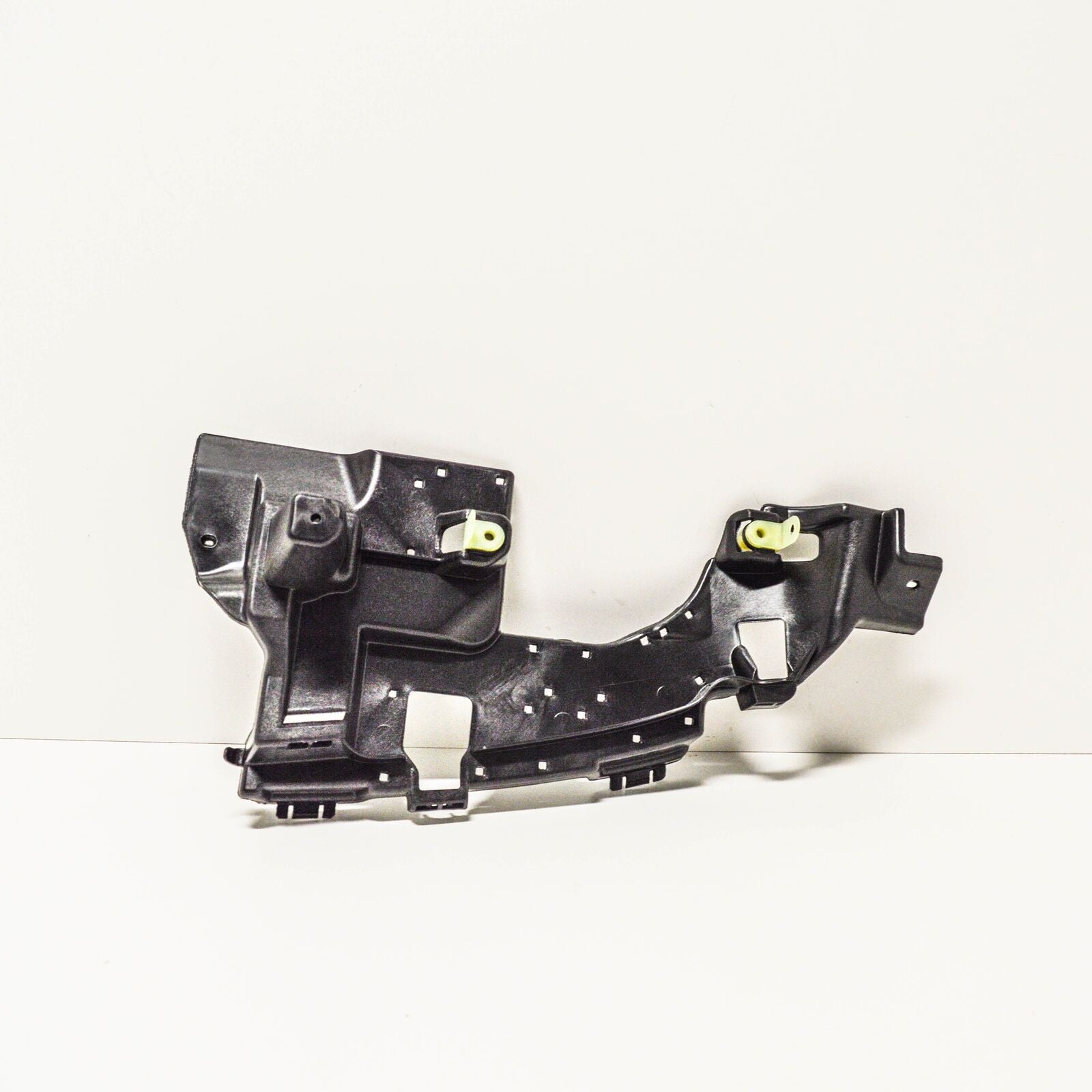 NEW MERCEDES-BENZ AMG C-CLASS W205 REAR BUMPER BRACKET LEFT A2058850100 ORIGINAL