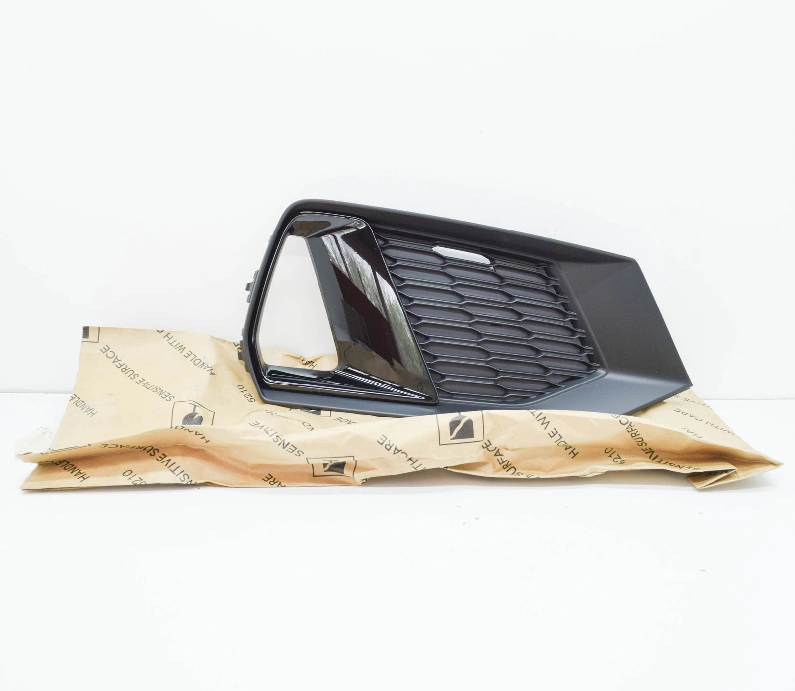 NEW AUDI A7 SPORTBACK 4K FRONT RIGHT AIR GUIDE GRILLE 4K8807648D3FZ ORIGINAL