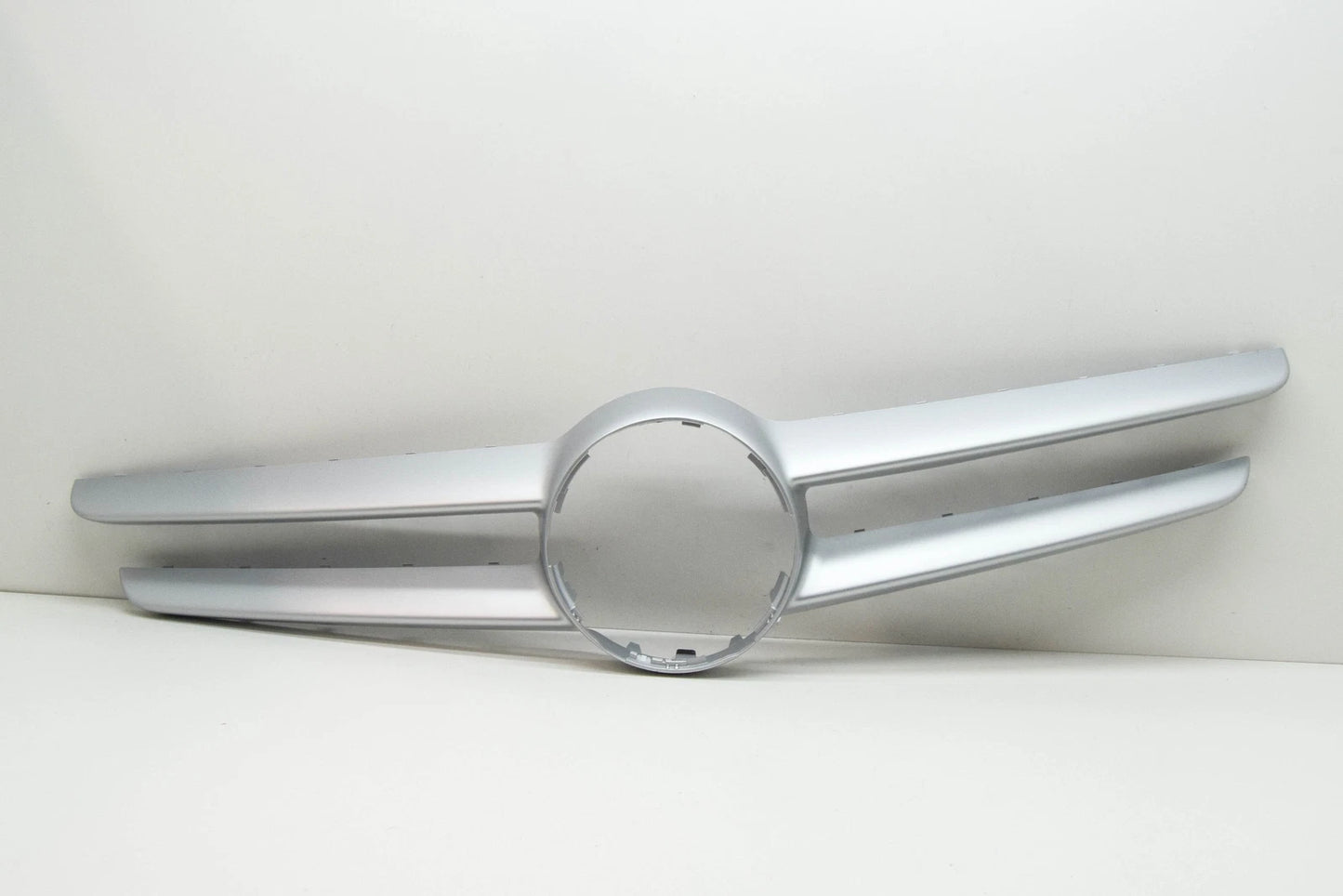 NEW MERCEDES-BENZ B W246 RADIATOR GRILLE ORNAMENTAL MOLDING A2468880073 ORIGINAL