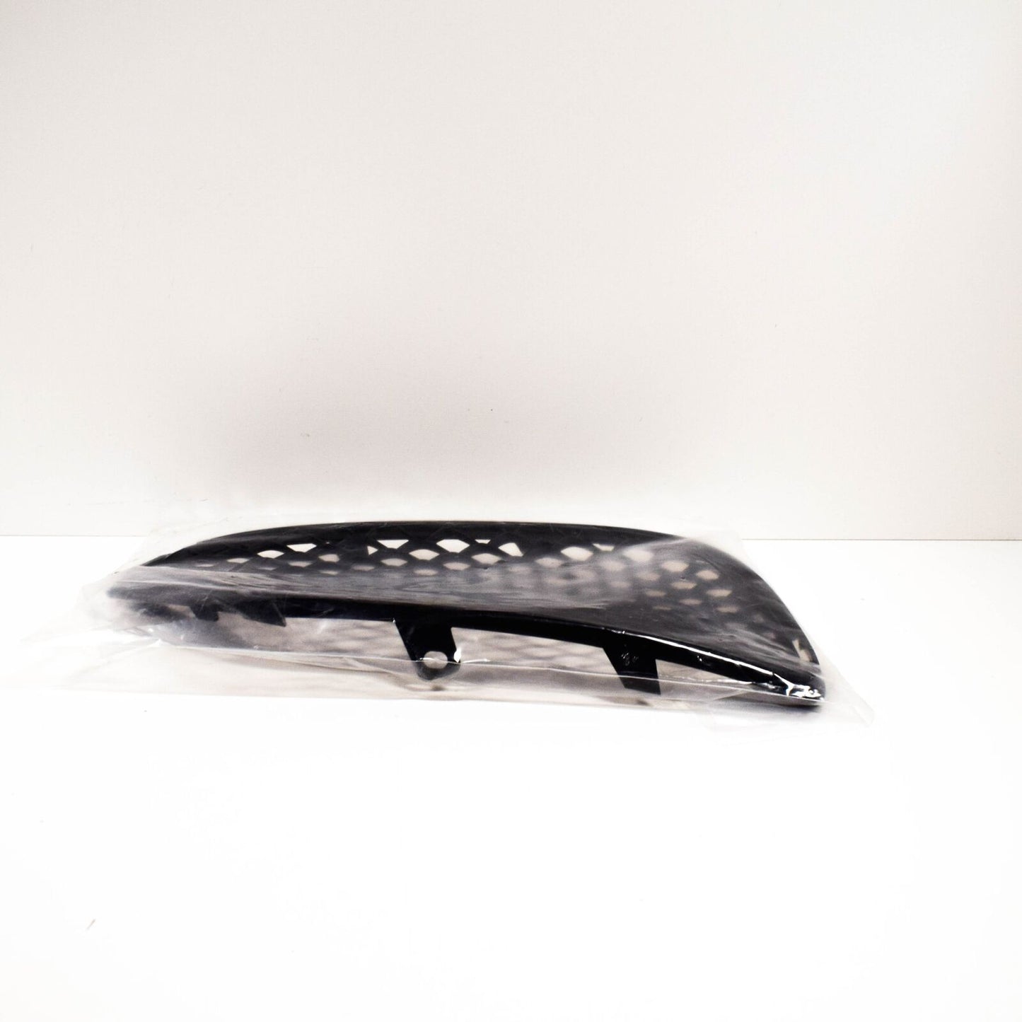 NEW MERCEDES-BENZ E-CLASS W212 FRONT LEFT GRILLE A2128850724 ORIGINAL