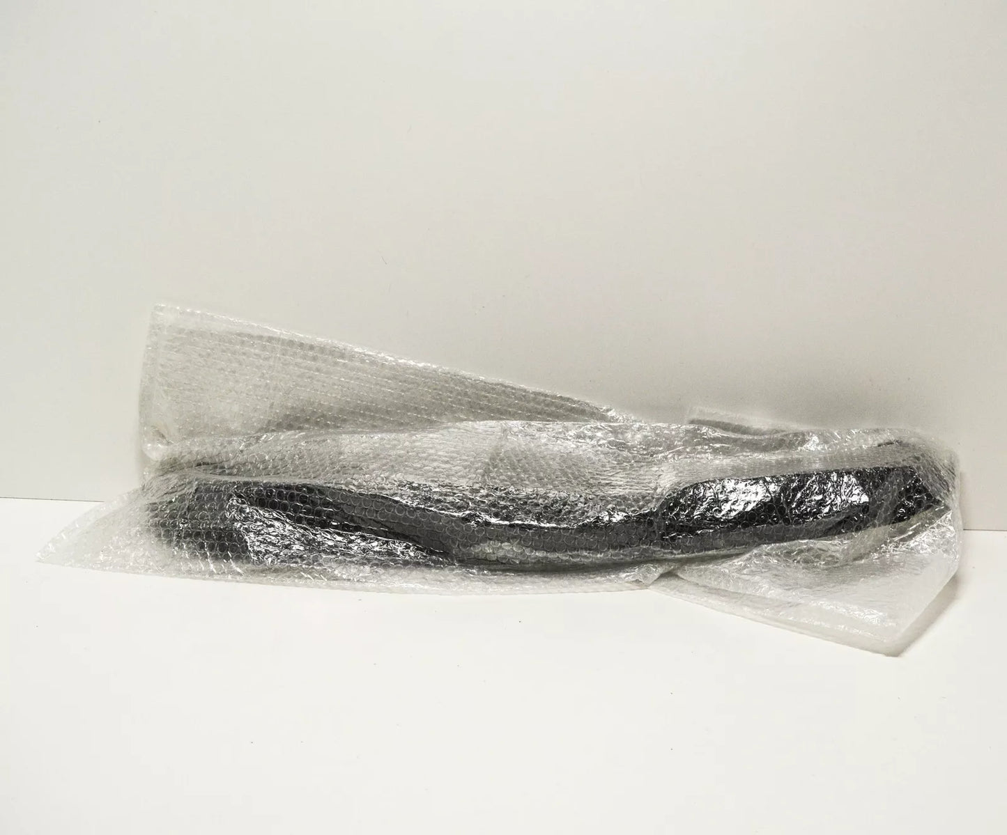 NEW VOLKSWAGEN GOLF PLUS MK5 FRONT BUMPER CENTER GRILLE 5M0853677D9B9