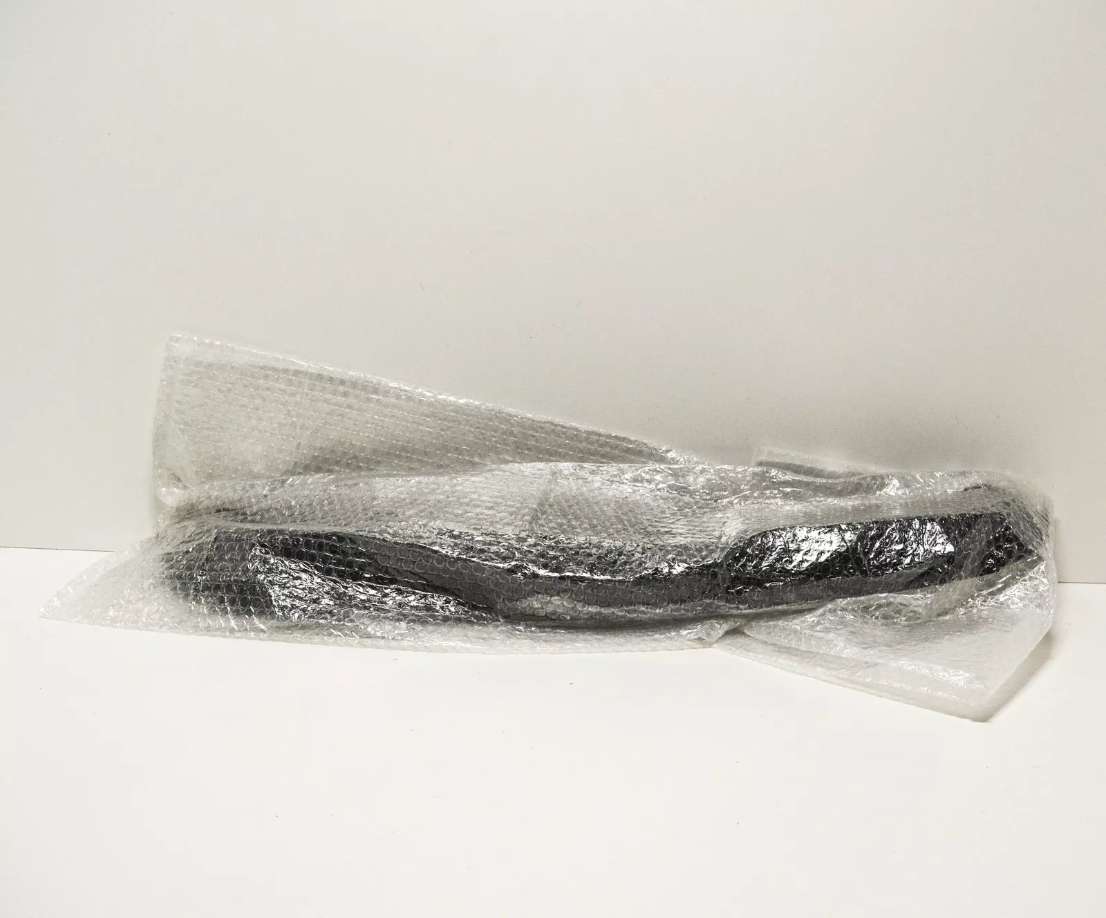 NEW VOLKSWAGEN GOLF PLUS MK5 FRONT BUMPER CENTER GRILLE 5M0853677D9B9