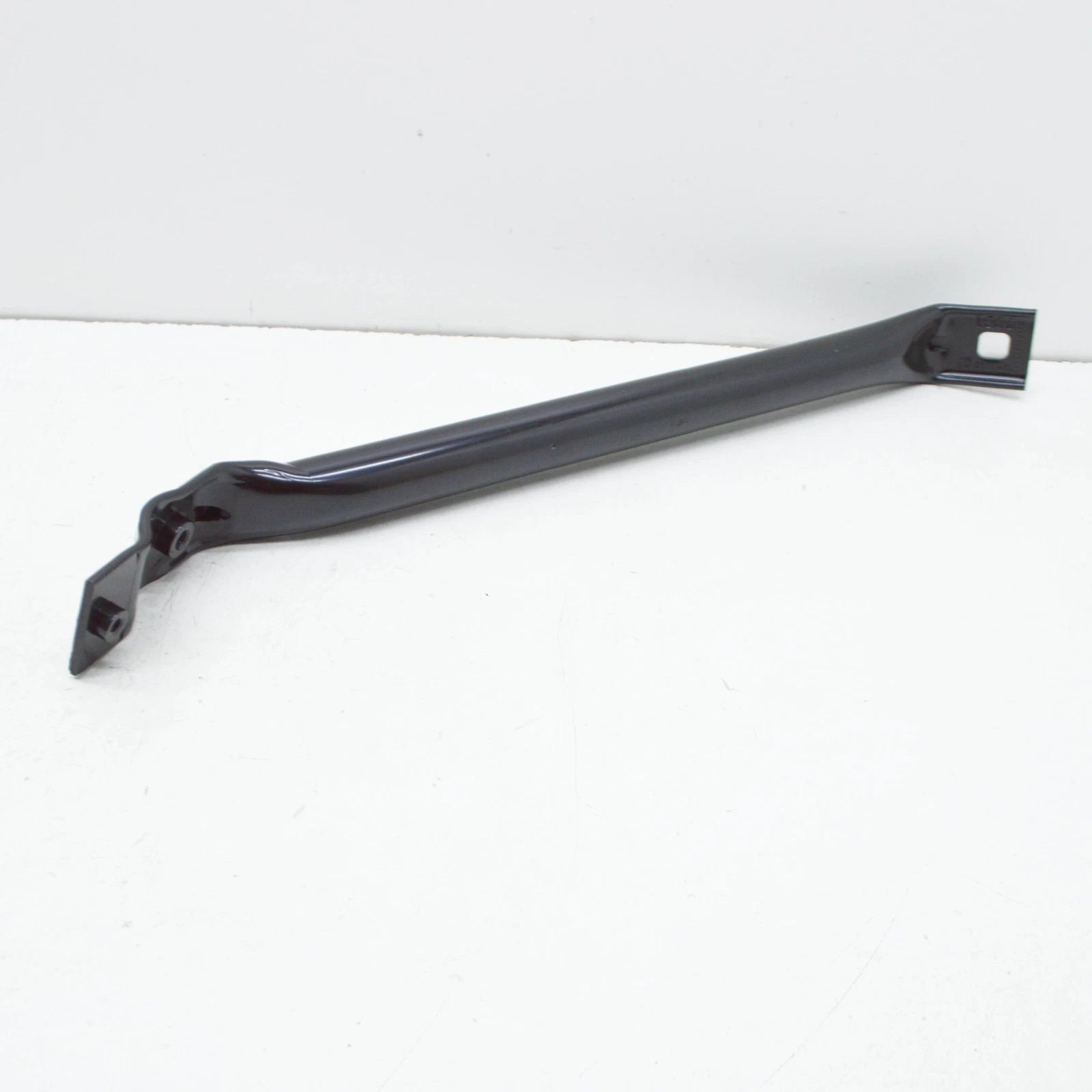 NEW BMW X5 G05 FRONT PANEL RIGHT LOWER SUPPORT 51647469802 ORIGINAL