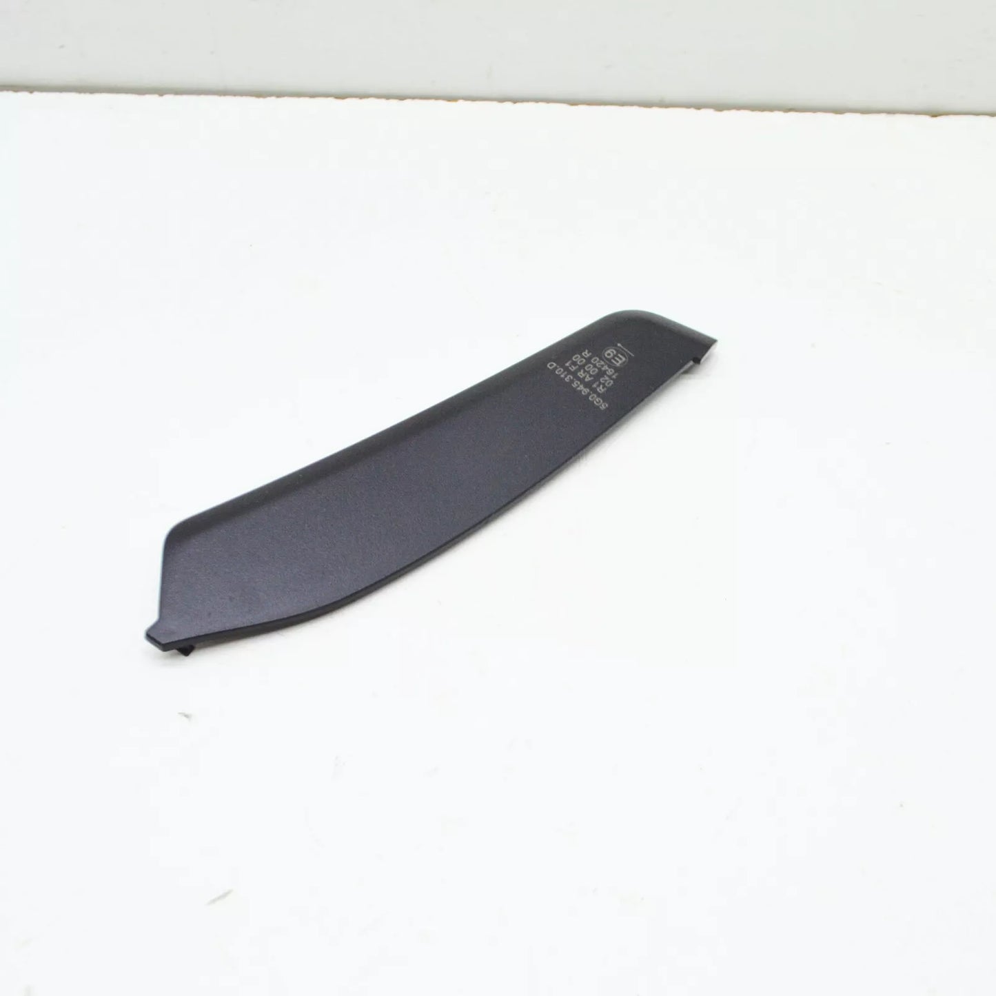 NEW VW GOLF MK7 5G REAR RIGHT TAILLIGHT INNER BEZEL TRIM 5G0945310D ORIGINAL