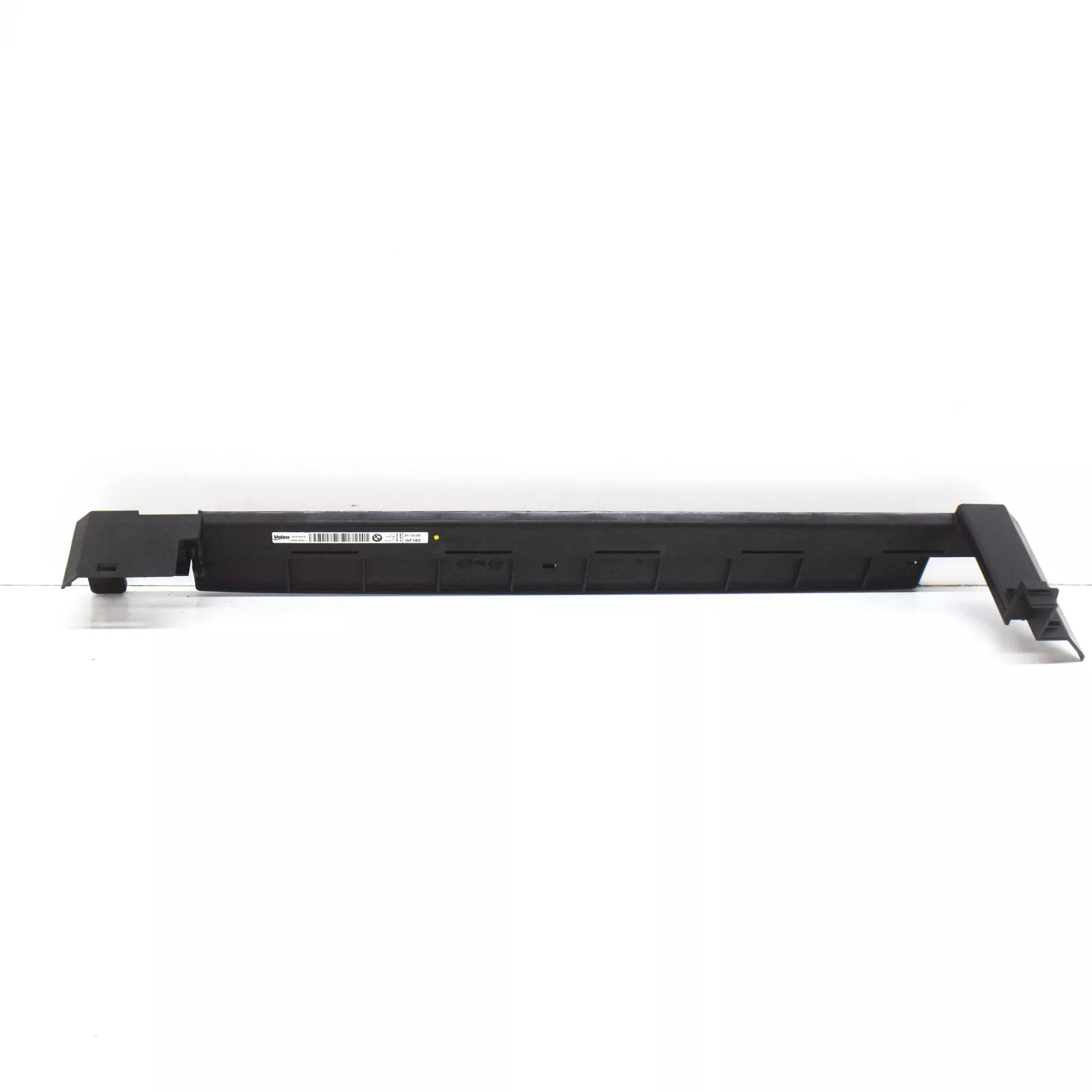 NEW BMW M4 F82 RADIATOR LOWER SEAL TRIM 17117848789 7848789 2016 ORIGINAL