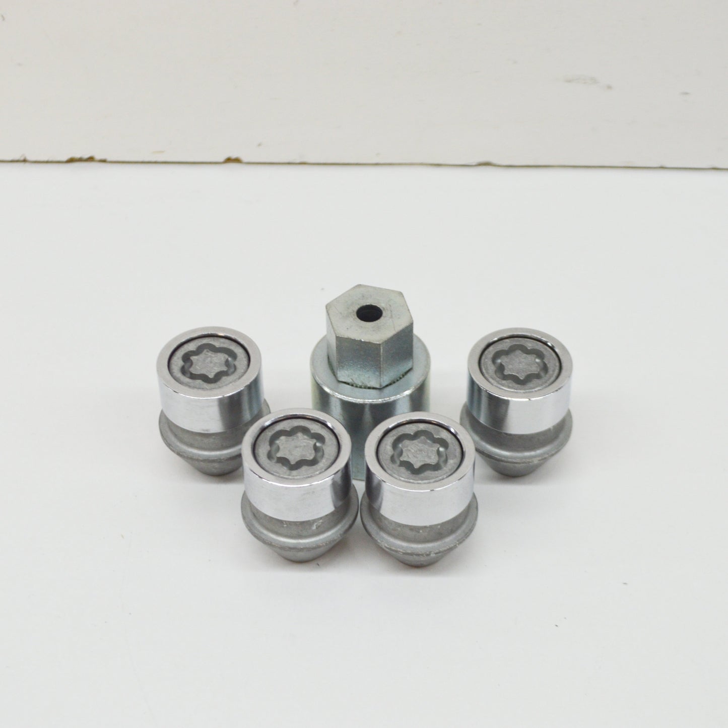 new ford mondeo mk4 wheel locking kit 1719997 6g92-1a043-bb original