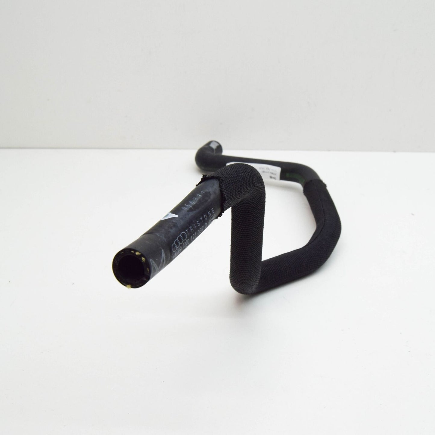 NEW AUDI A8 4N ENGINE COOLANT HOSE 4N0121057D ORIGINAL