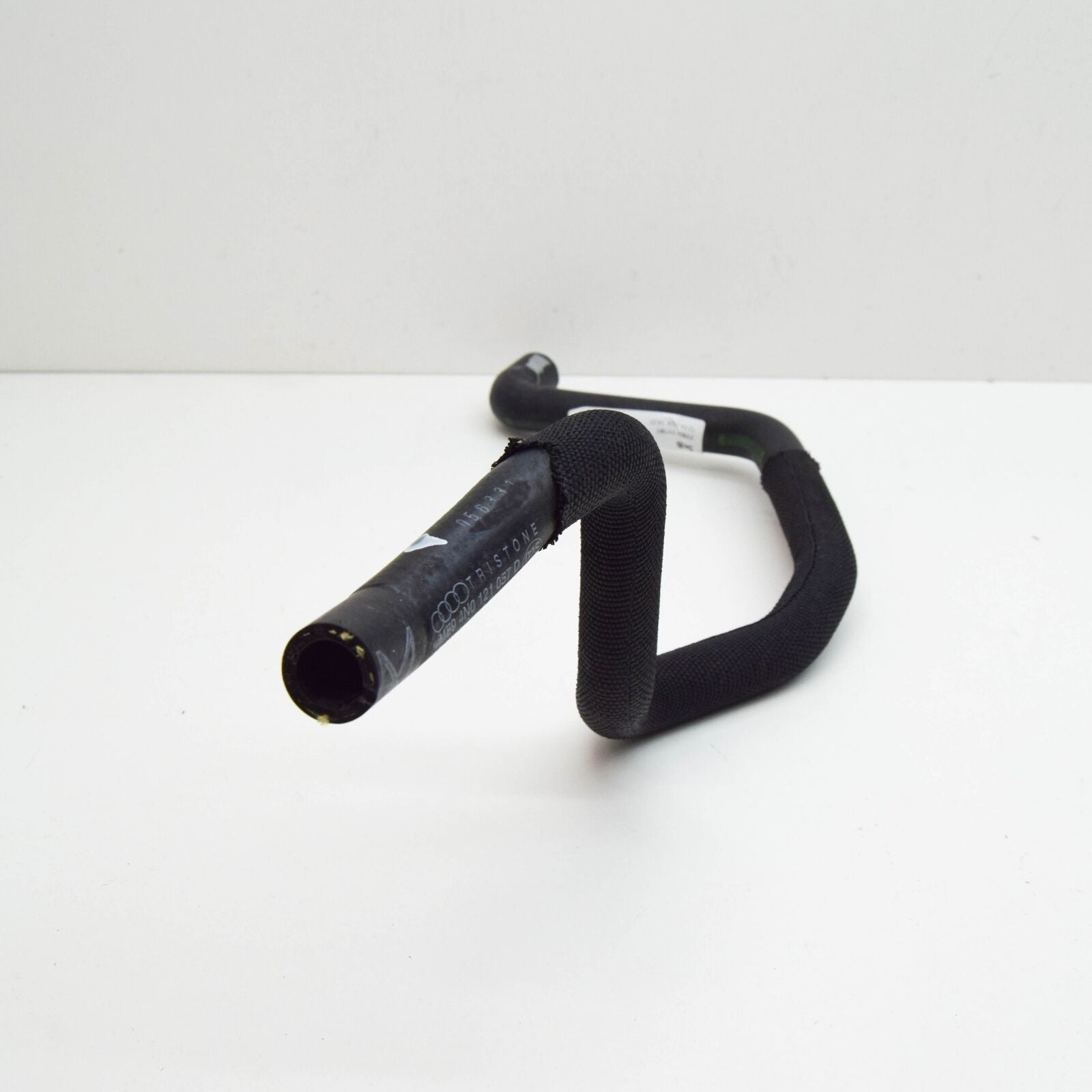 NEW AUDI A8 4N ENGINE COOLANT HOSE 4N0121057D ORIGINAL