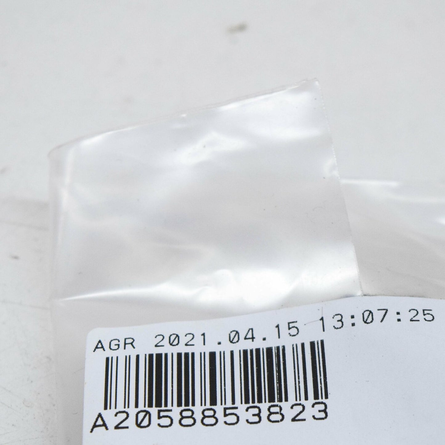 NEW MERCEDES-BENZ C W205 FRONT LEFT LOWER BUMPER BRACKET A2058853823 ORIGINAL