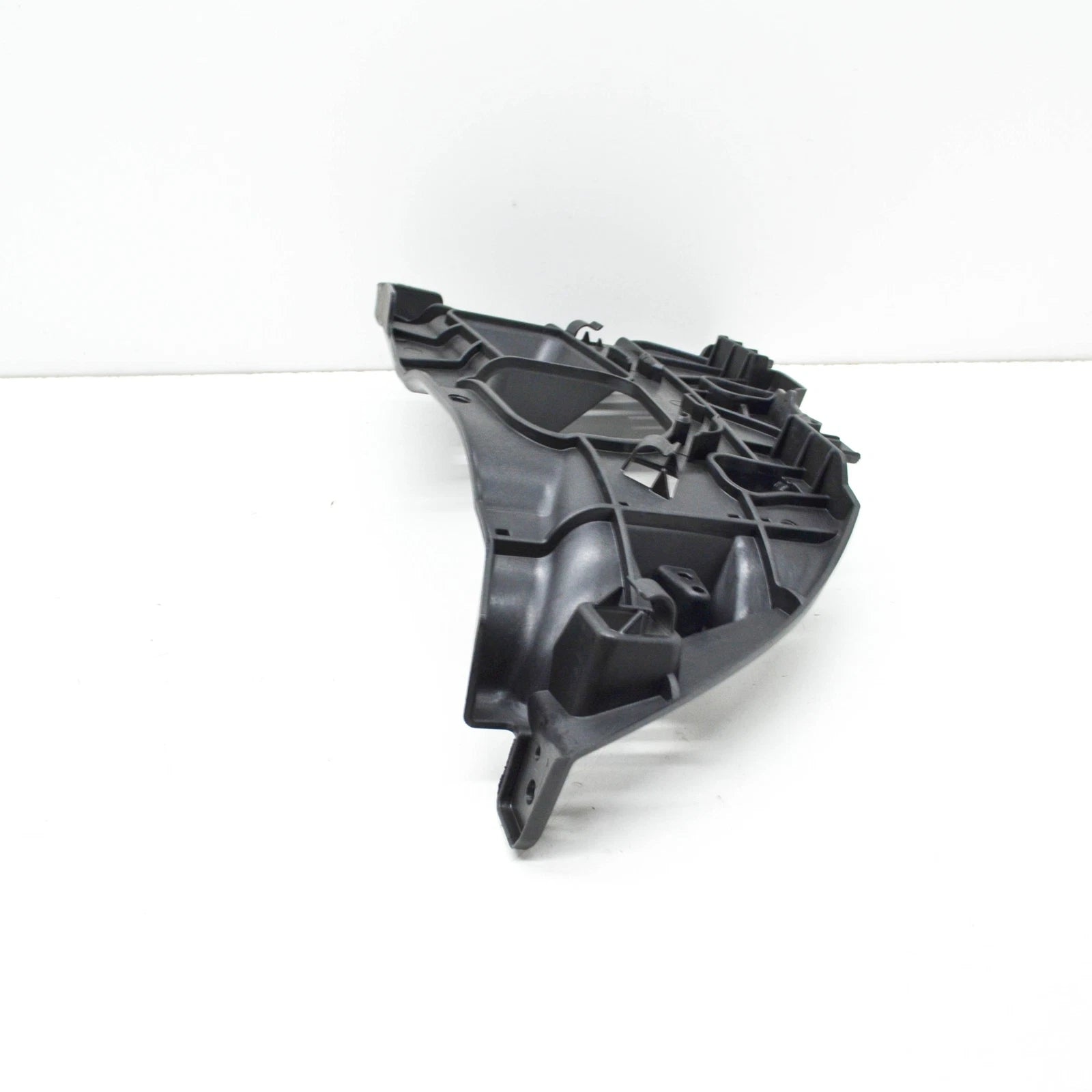 NEW MERCEDES-BENZ E COUPE C238 REAR LEFT BUMPER BRACKET A2388852901