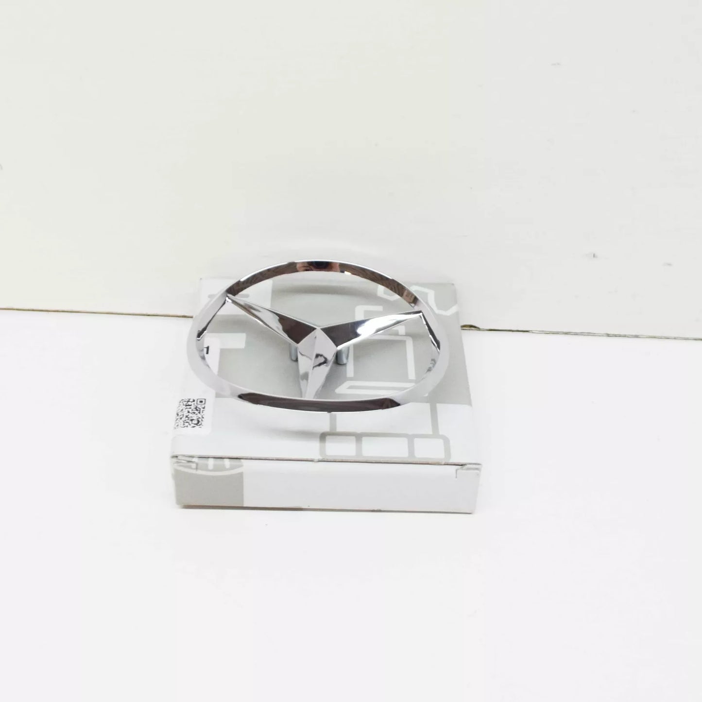 NEW MB CLS C219 REAR TRUNK BOOT LID EMBLEM BADGE A2197580058