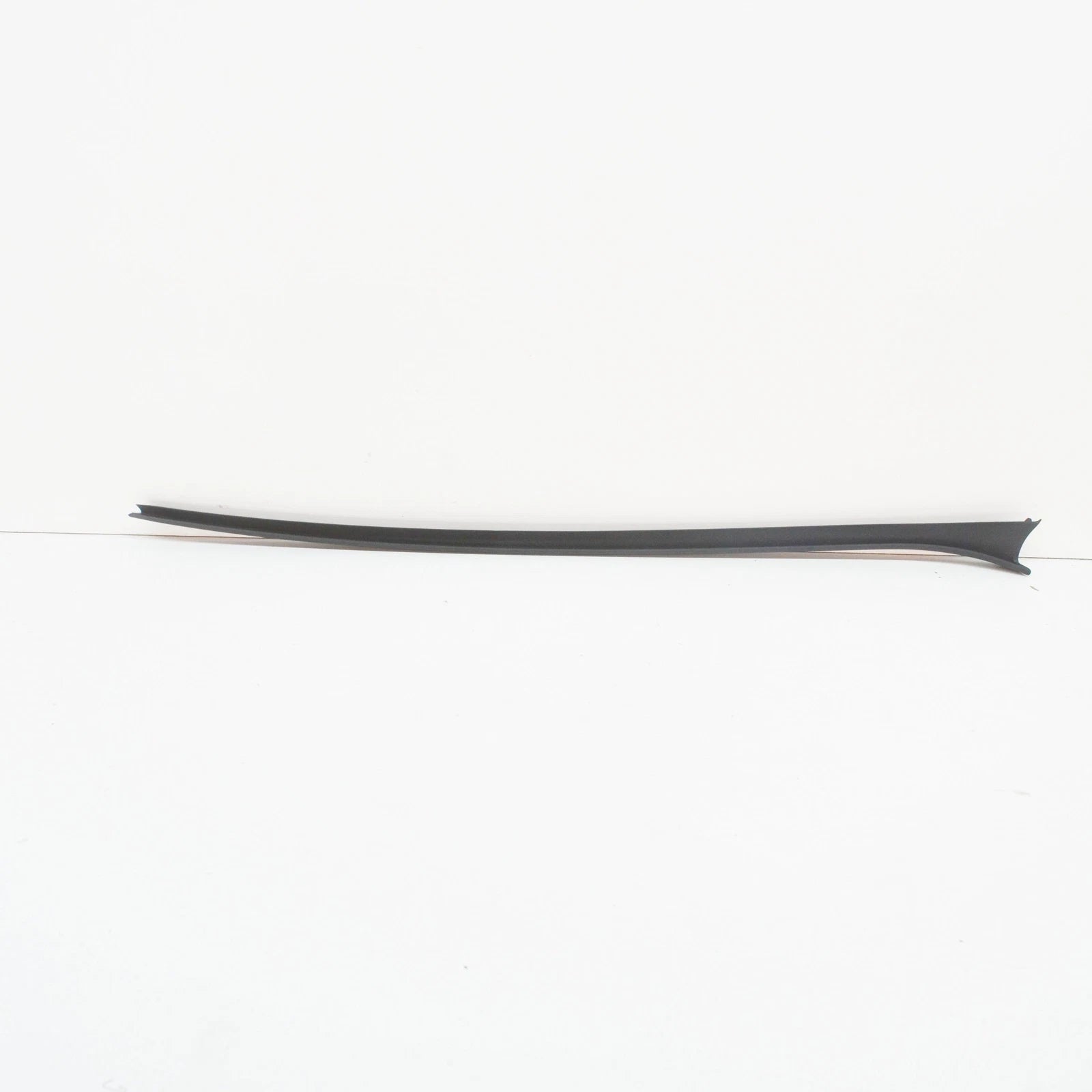 NEW AUDI Q3 8U FRONT RIGHT WATER DEFLECTOR 8U0854328ASP9 ORIGINAL