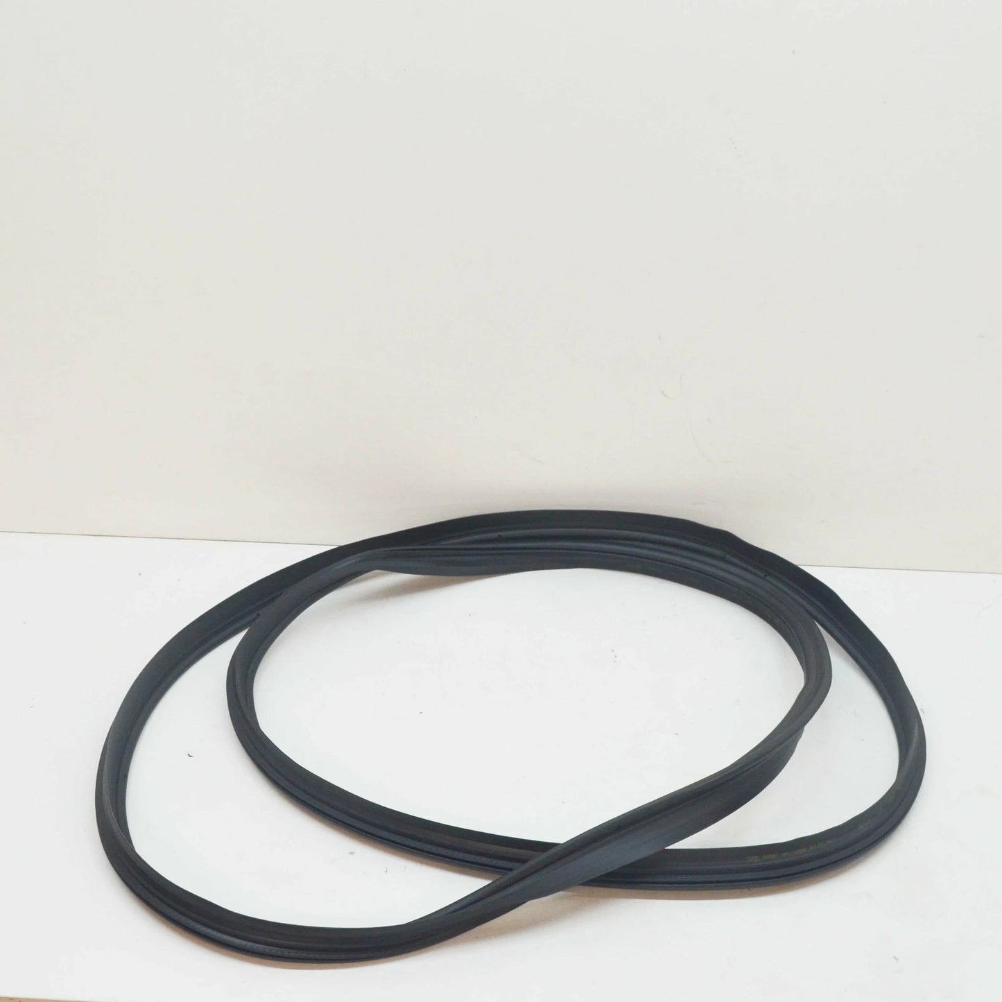 NEW AUDI A4 AVANT B8 REAR LID FLAP SEAL 8K9827705F