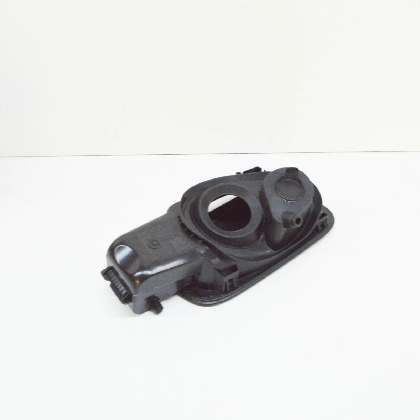 NEW AUDI A3 S3 8V FUEL TANK FILLER HOUSING INSERT 8V4809906K