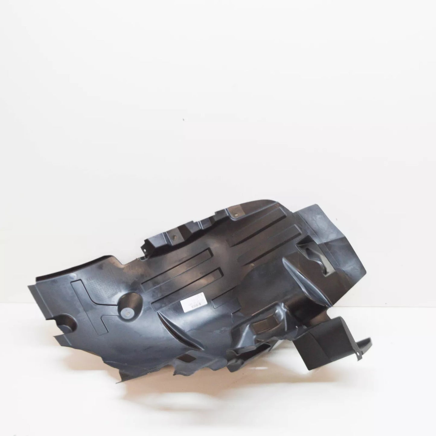 NEW MB SPRINTER 907 FRONT RIGHT WHEEL HOUSE LINER FRONT PART A9076840100