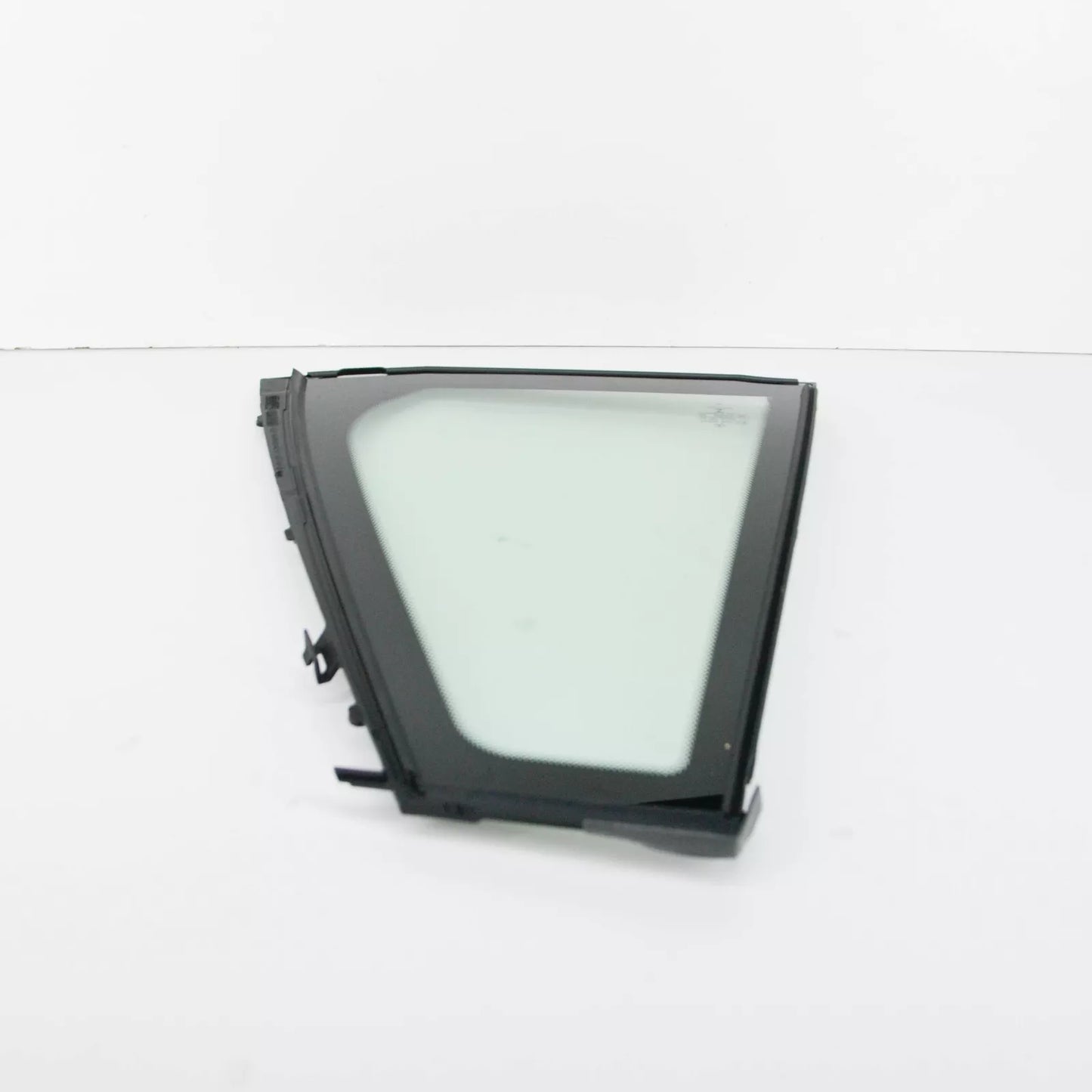 NEW MERCEDES-BENZ C-CLASS S204 REAR LEFT DOOR WINDOW A2047300355