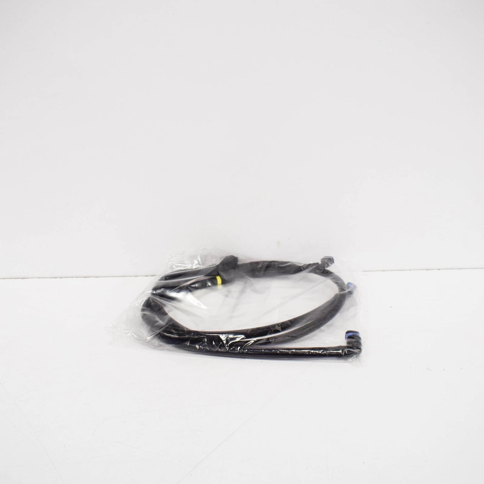 NEW BMW 1 E88 FRONT HEADLIGHT WASHER HOSE LINE 61677179469 ORIGINAL
