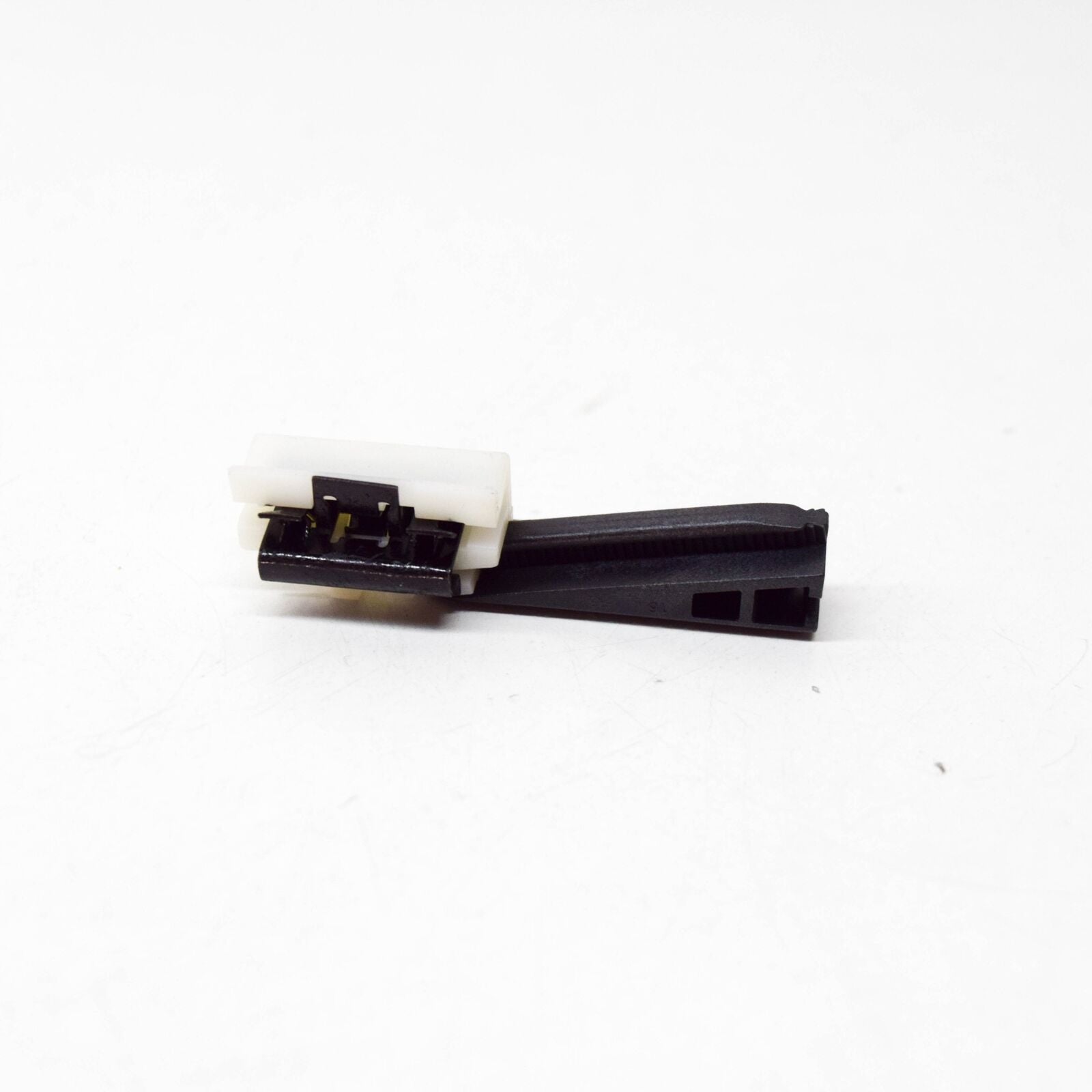 new mercedes-benz e w210 roof water deflector retaining clip a2106900213