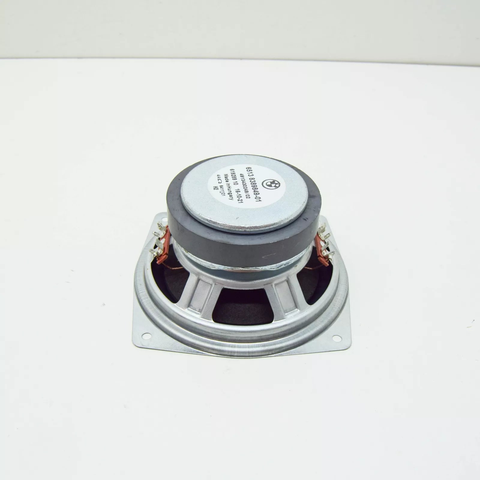 NEW BMW 5 E39 SUBWOOFER SPEAKER 65138389849 8389849 ORIGINAL