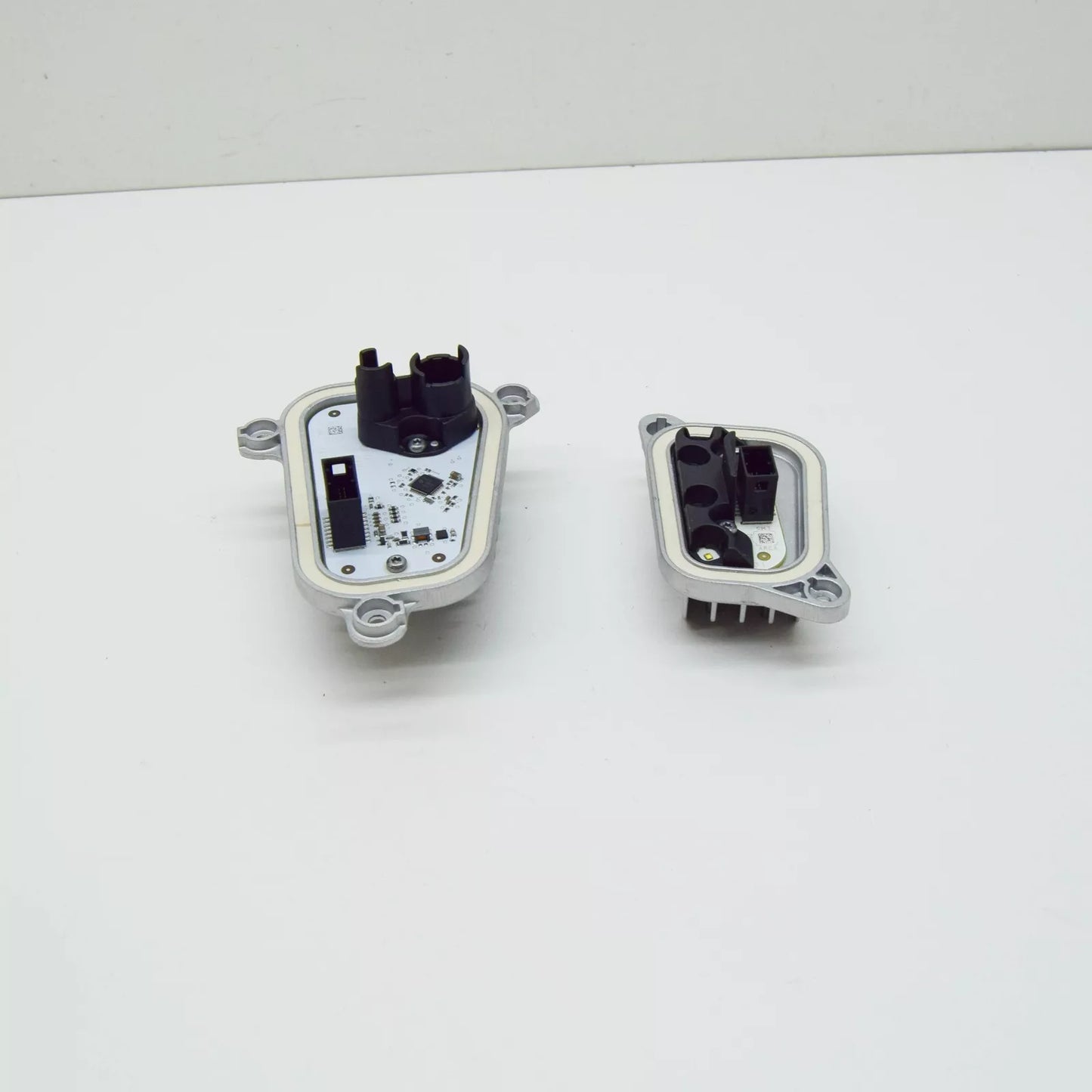 NEW AUDI E-TRON S FRONT LED LIGHT CONTROL UNIT W HEAT SINK RIGHT 4KE998474A