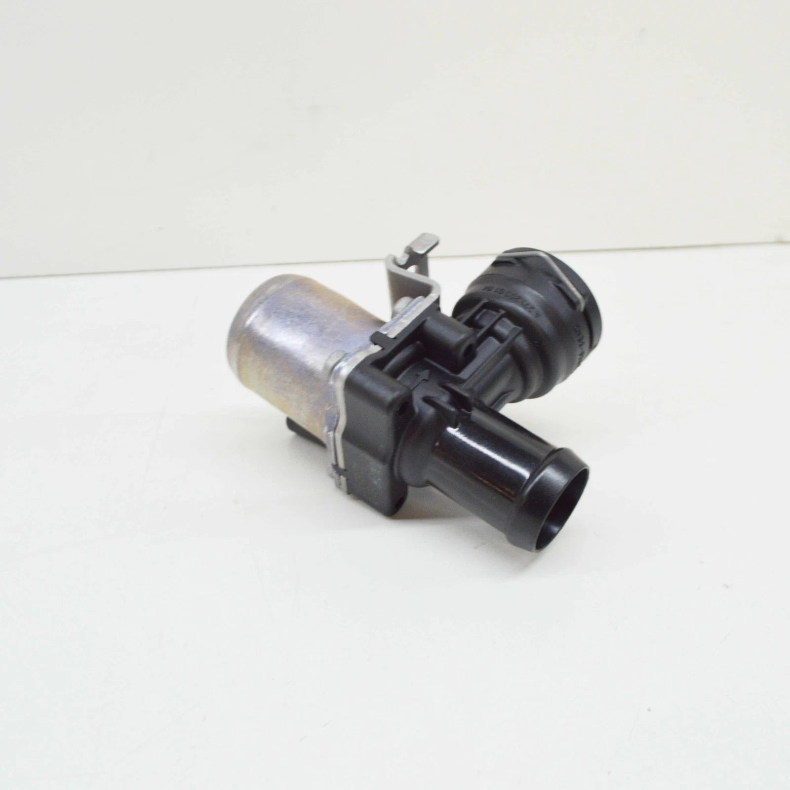 NEW MERCEDES-BENZ C W204 ENGINE COOLING WATER PUMP VALVE A2712030164