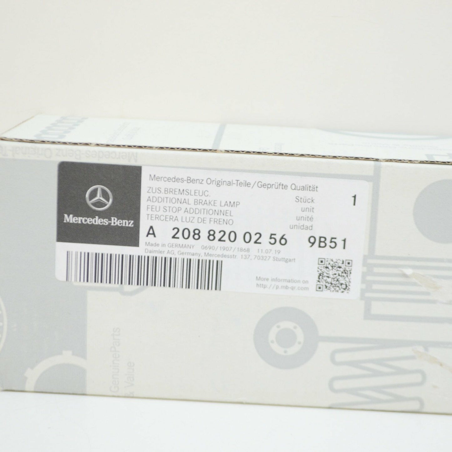 NEW MERCEDES-BENZ CLK C208 THIRD BRAKE STOP LIGHT LAMP A20882002569B51 ORIGINAL