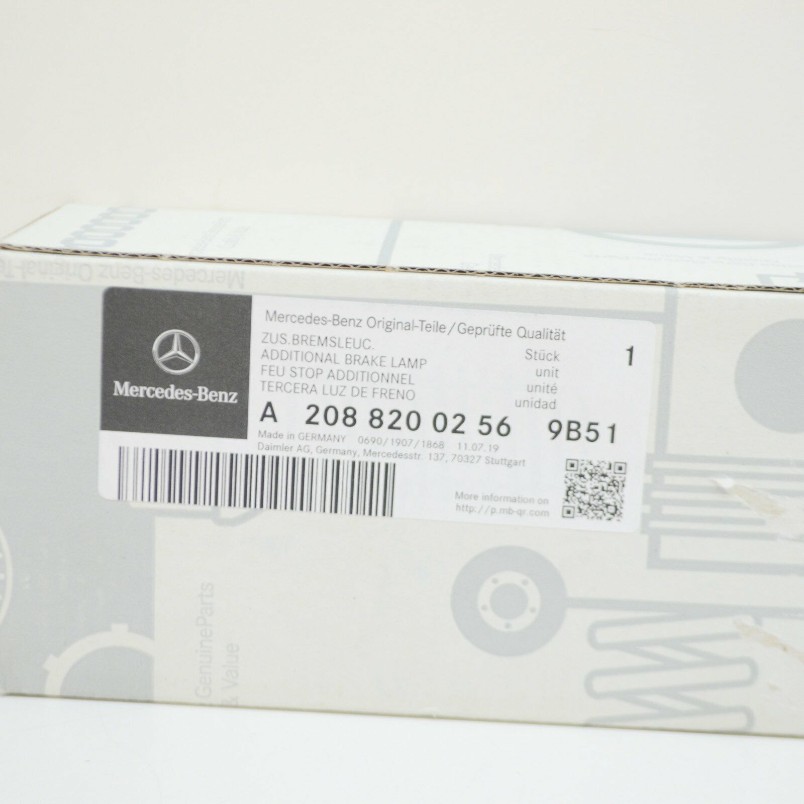 NEW MERCEDES-BENZ CLK C208 THIRD BRAKE STOP LIGHT LAMP A20882002569B51 ORIGINAL