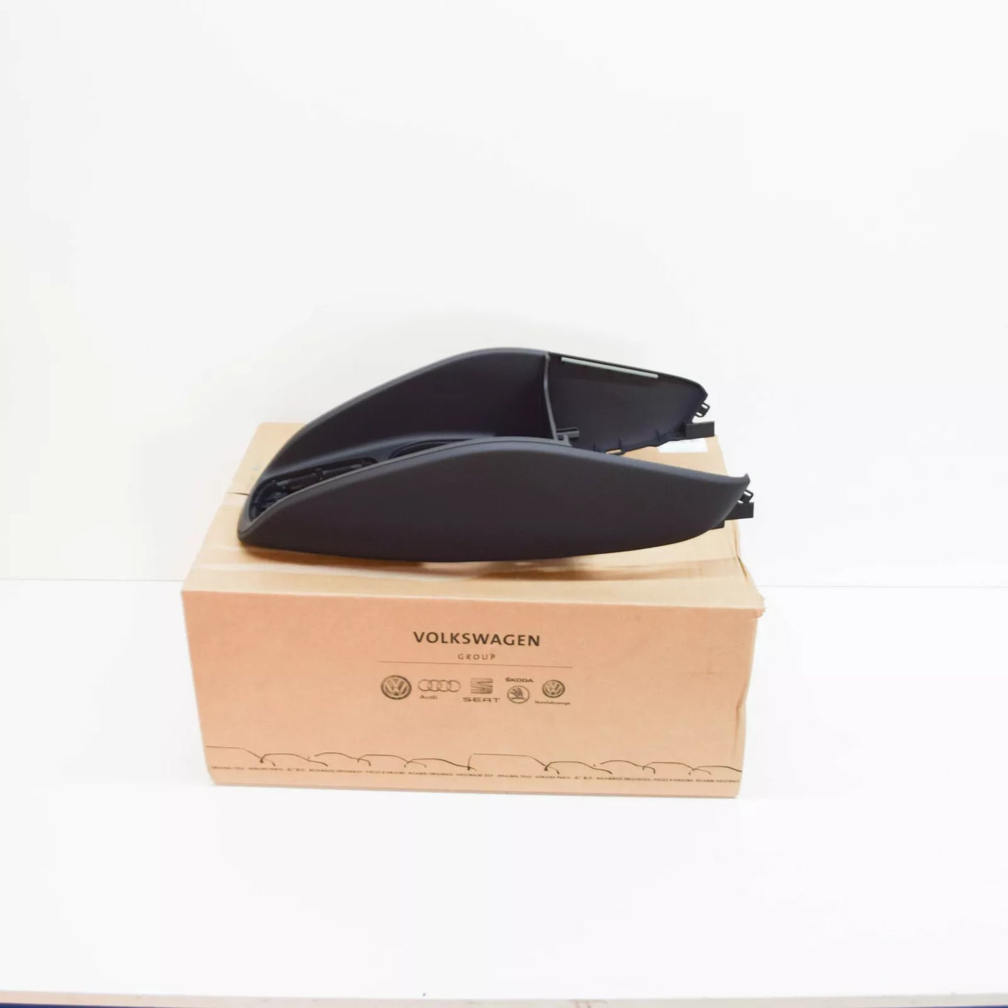 NEW AUDI A1 8X1 CENTER CONSOLE UPPER COVER TRIM 8X0863241 6PS ORIGINAL