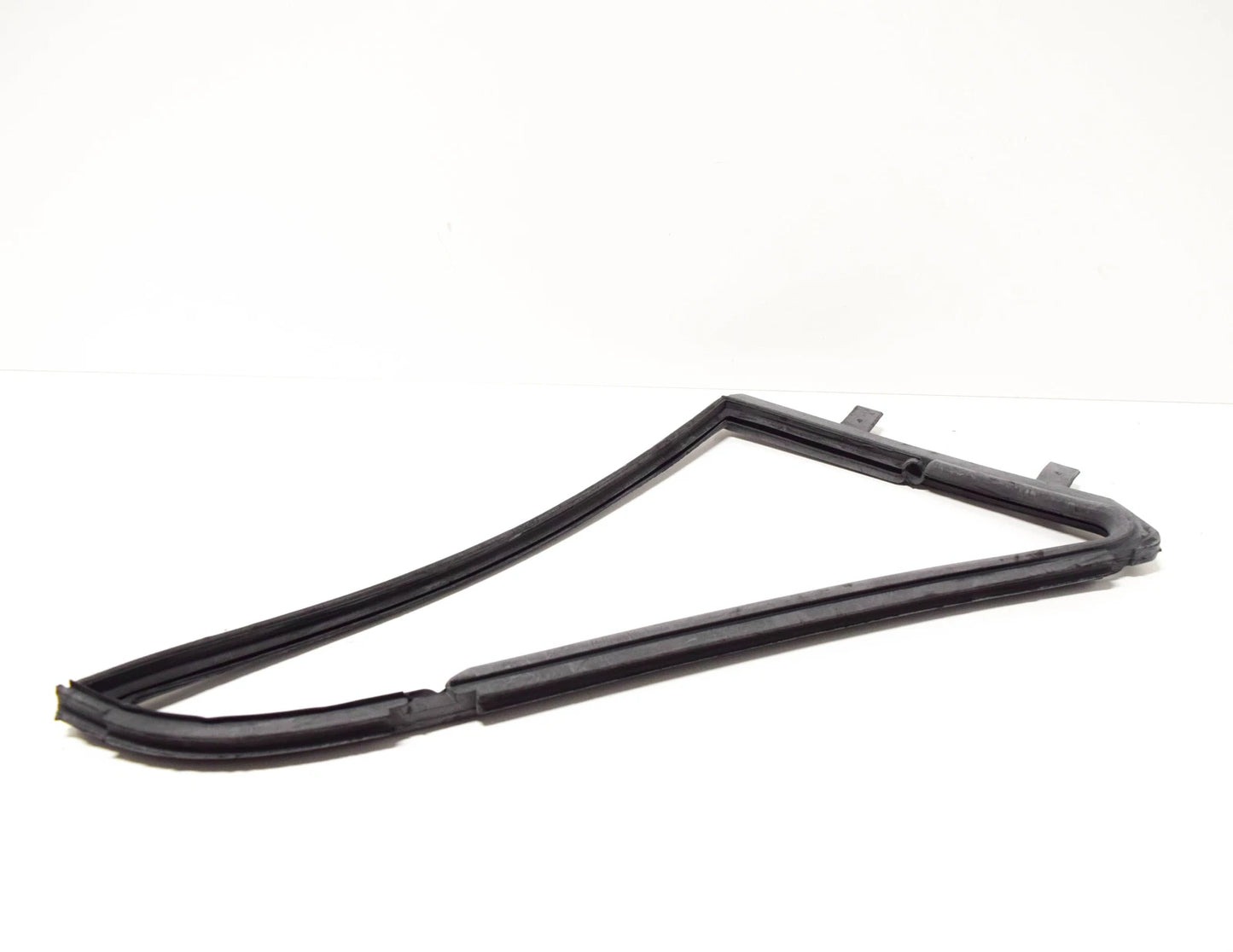 NEW BMW 1502 LEFT VENT WINDOW GASKET SEAL 51321815011 1815011 ORIGINAL