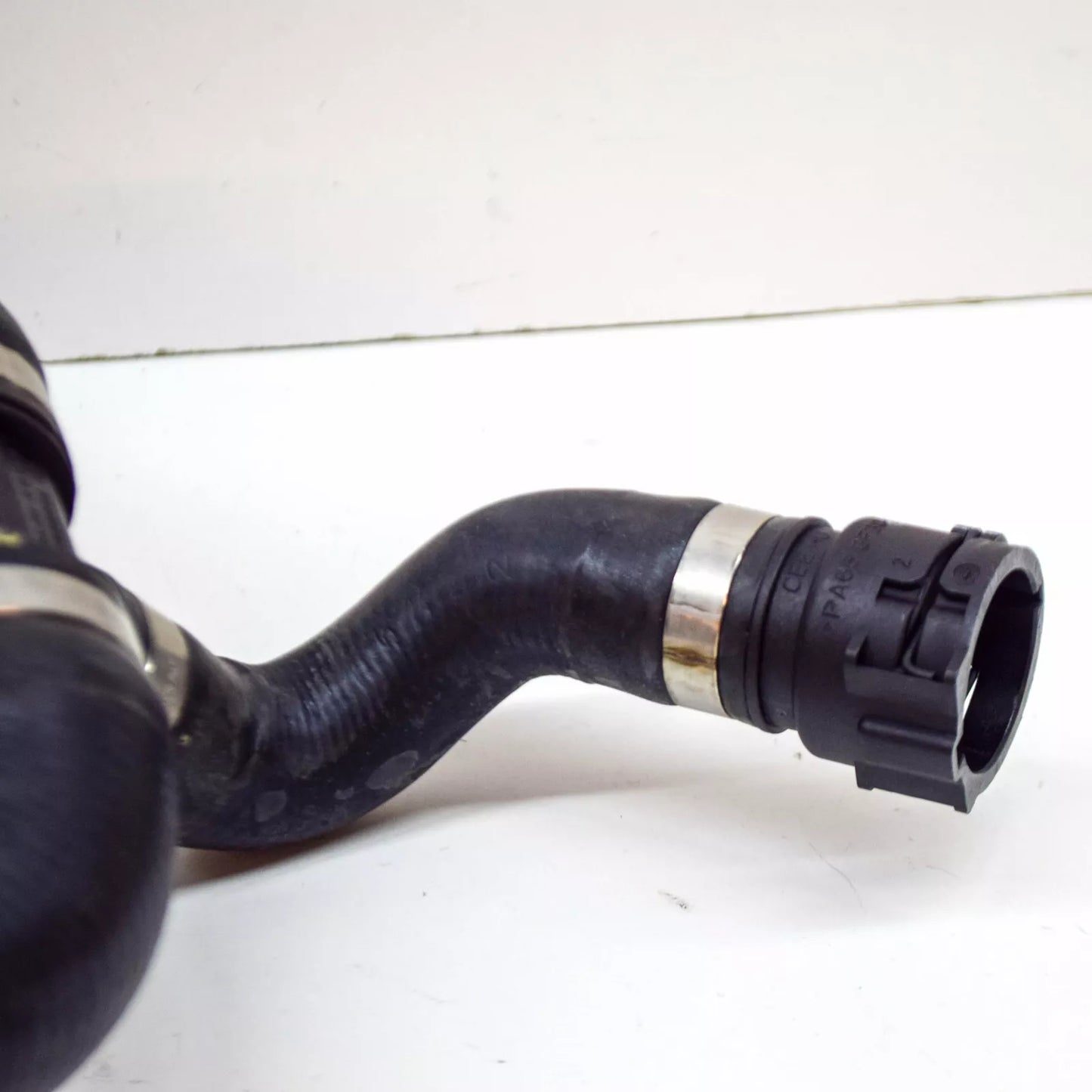 NEW MB GLC X253 LEFT UPPER WATER COOLING RADIATOR HOSE A2385019200 ORIGINAL