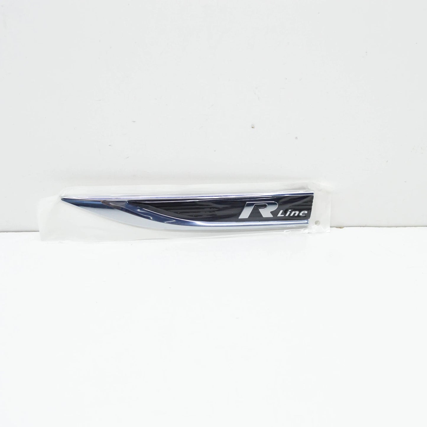 NEW VW JETTA MK7 A7 FRONT WING LEFT MANUFACTURER BADGE 17A853688FDPJ