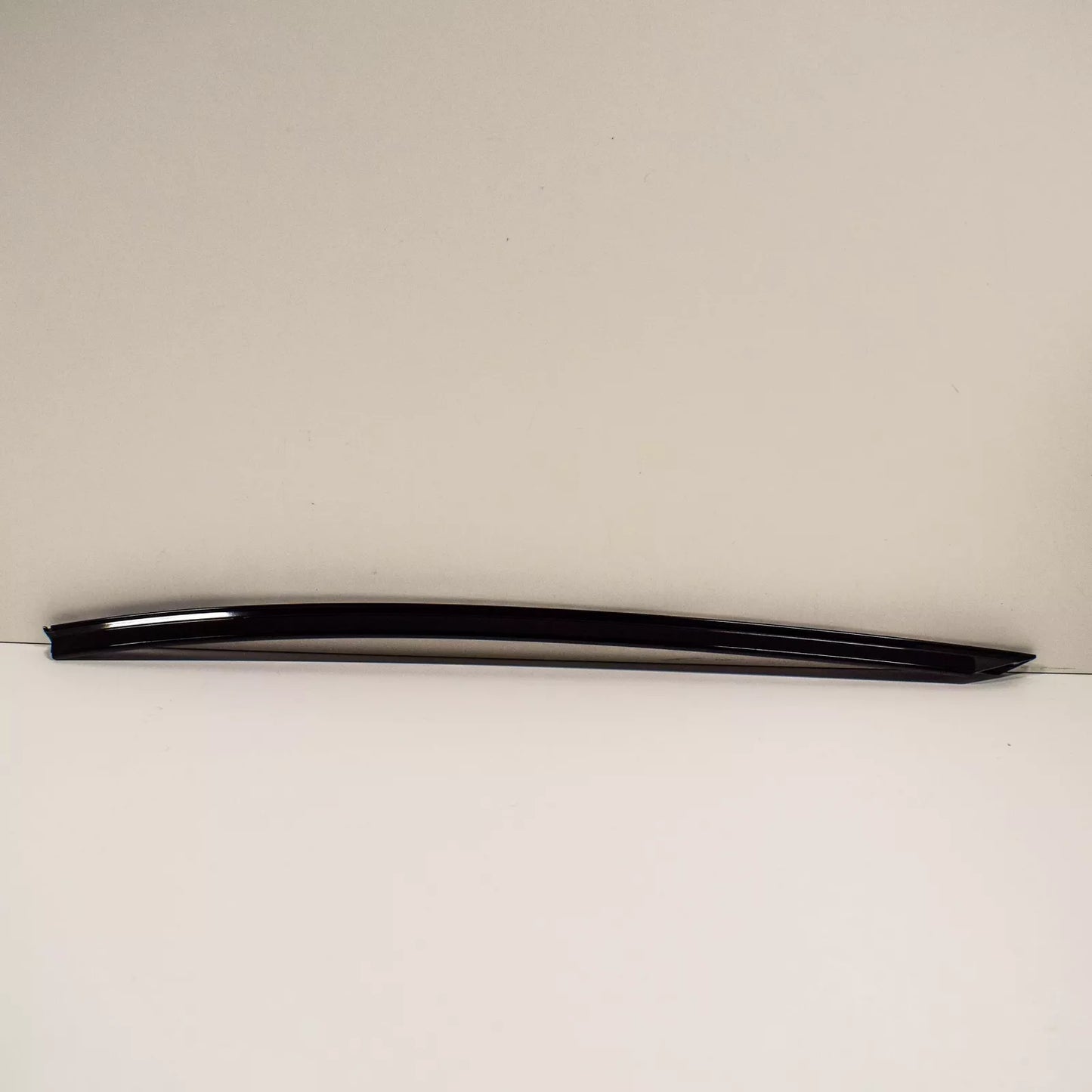 NEW BMW 4 CONVERTIBLE F33 A PILLAR FRONT LEFT SEAL 51347295569 7295569 ORIGINAL