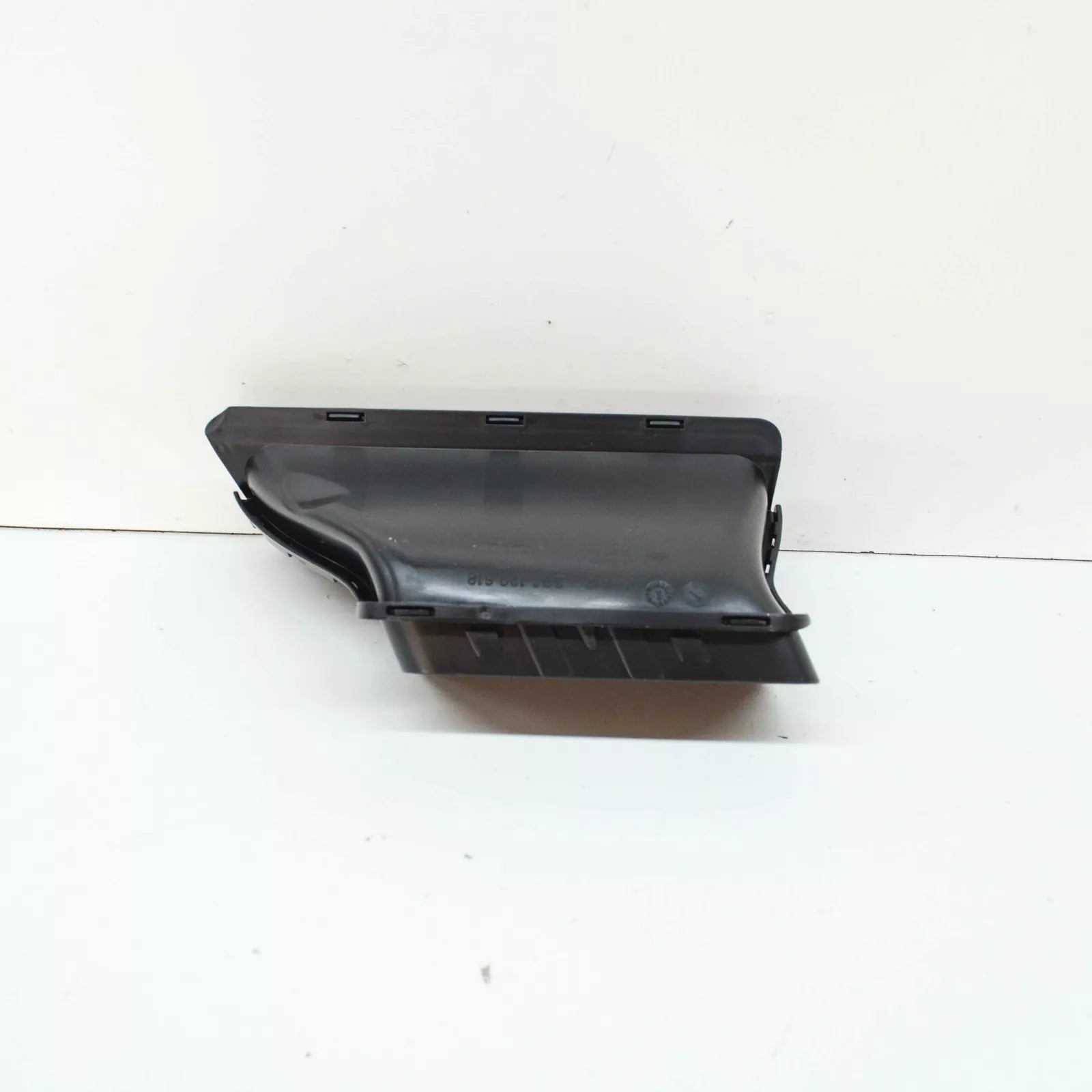 NEW VOLKSWAGEN POLO AW AIR INTAKE DUCT GUIDE 2Q0129618 ORIGINAL