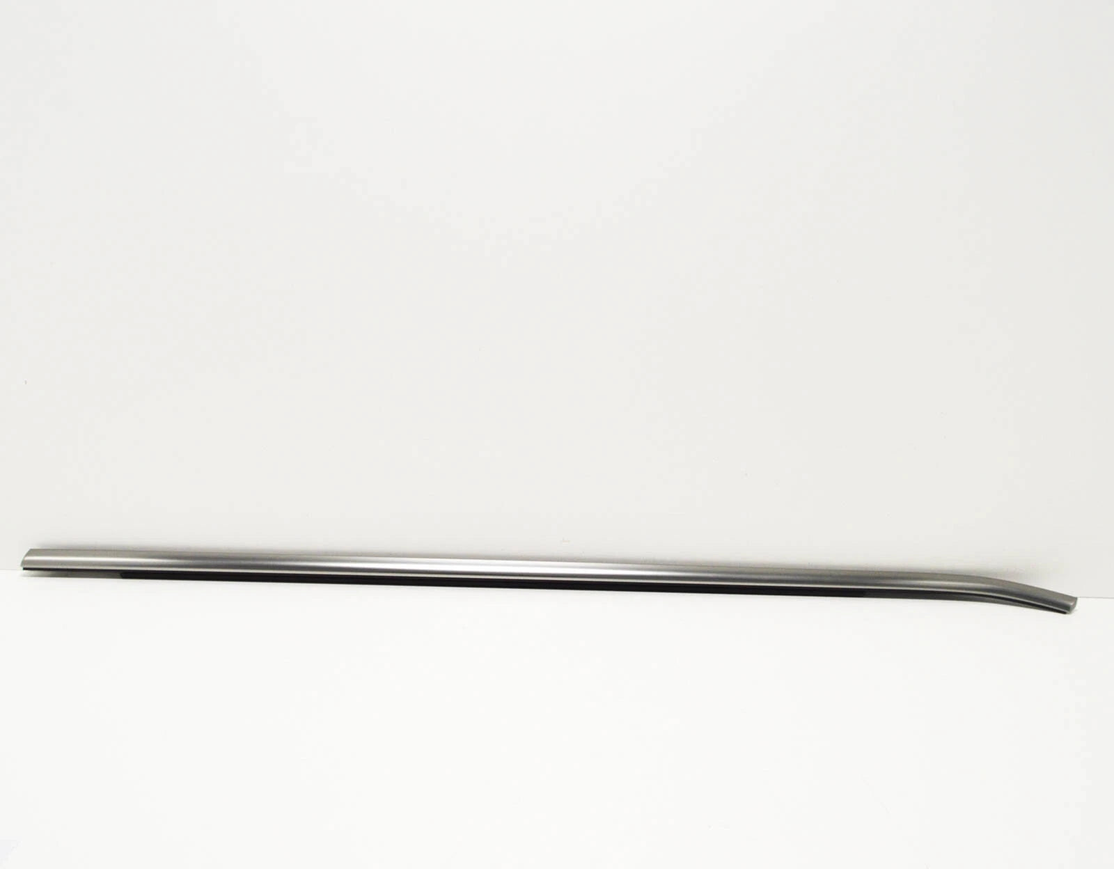 NEW BMW X6 F16 FRONT LEFT DOOR EXTERIOR CHANNEL COVER 51337377899 ORIGINAL