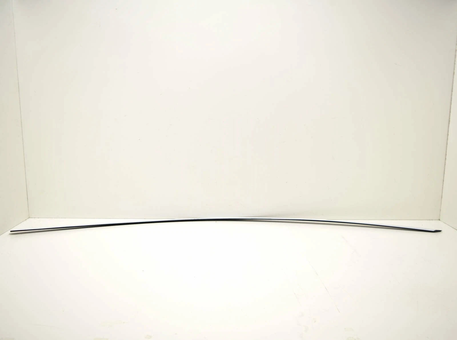 NEW AUDI A8 4N D5 FRONT RIGHT DOOR WINDOW GUIDE TRIM STRIP 4N0837644BT94