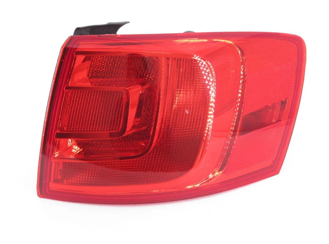 NEW VW JETTA A6 REAR RIGHT OUTER TAILLIGHT 5C6945096D