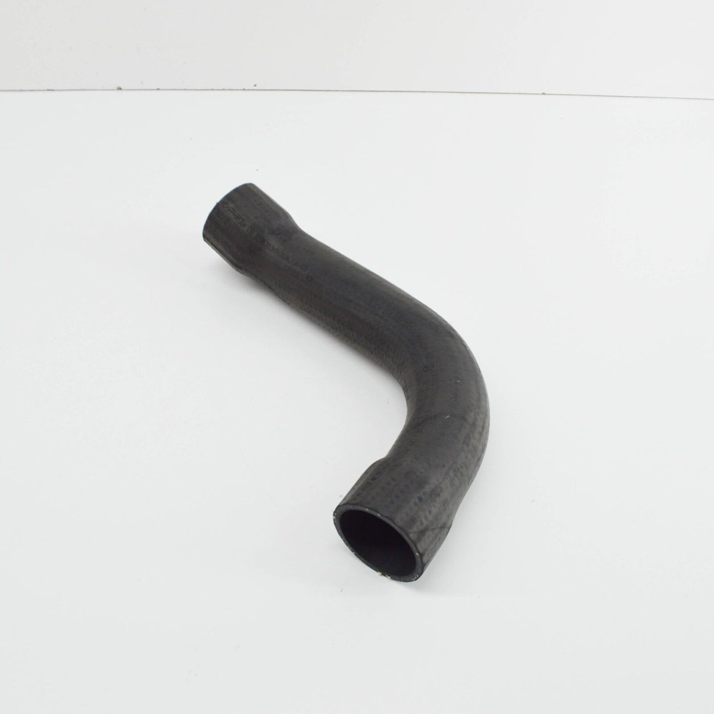 NEW MB C W202 EXPANSION TANK TO FILLER PIPE HOSE A2024767326 ORIGINAL