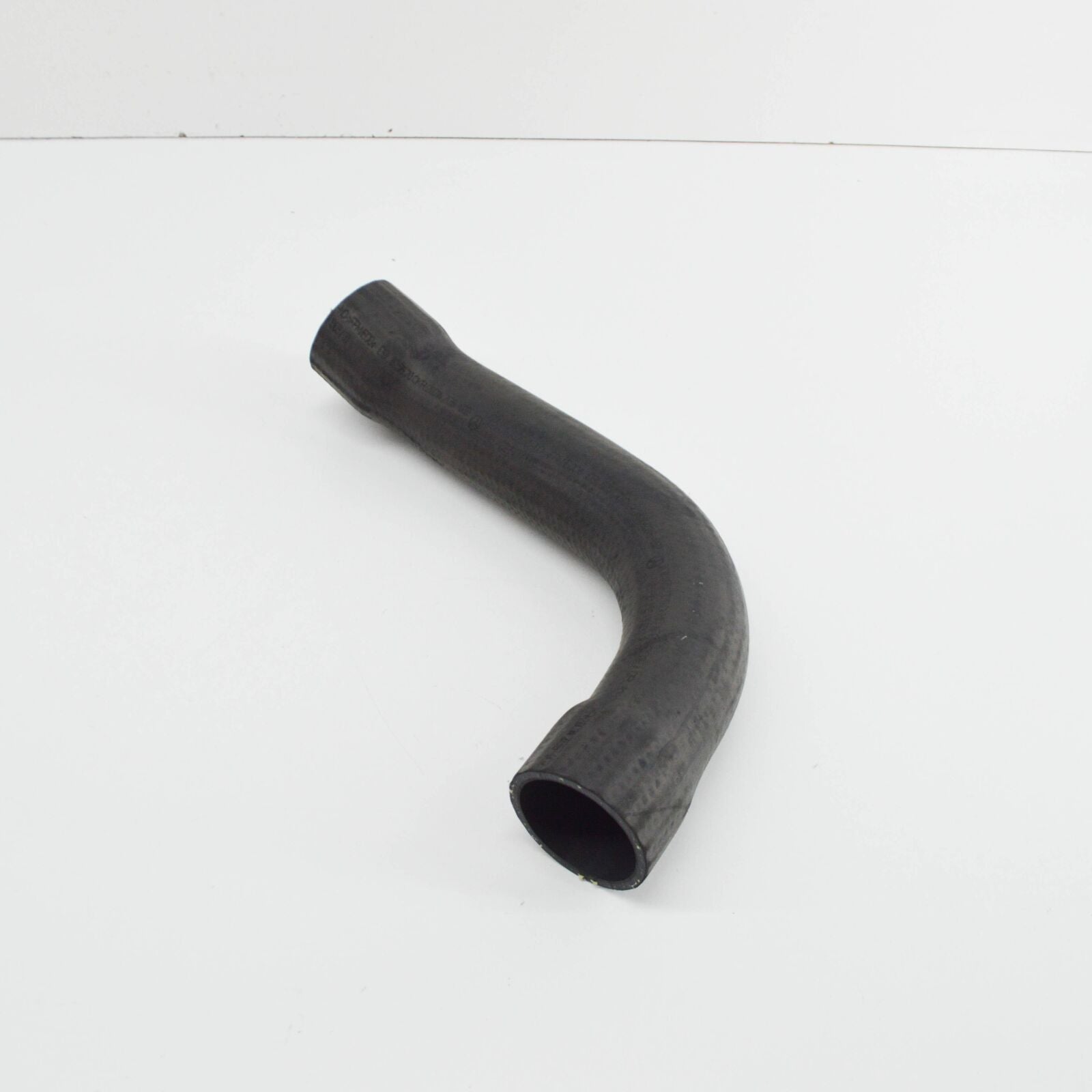 NEW MB C W202 EXPANSION TANK TO FILLER PIPE HOSE A2024767326 ORIGINAL