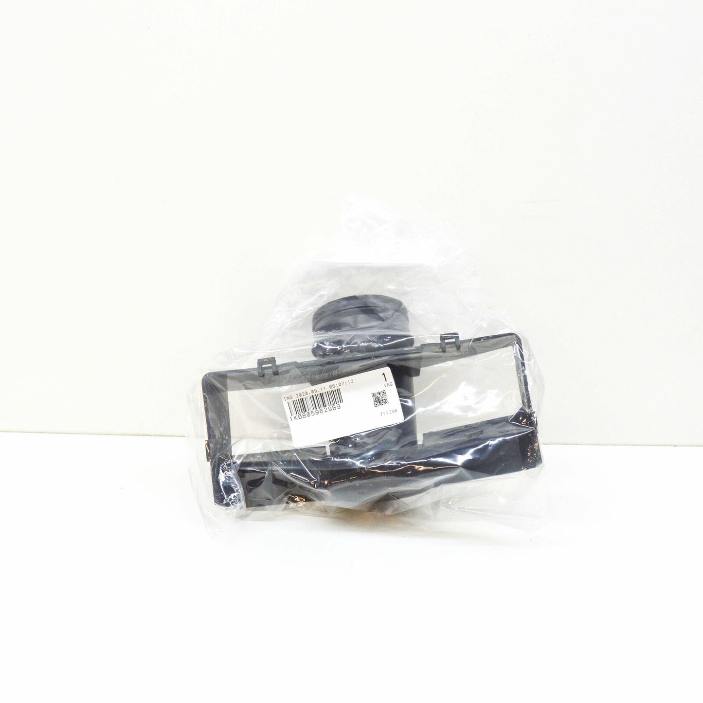 NEW AUDI A3 8P AIR INTAKE DUCT 1K08059629B9 ORIGINAL