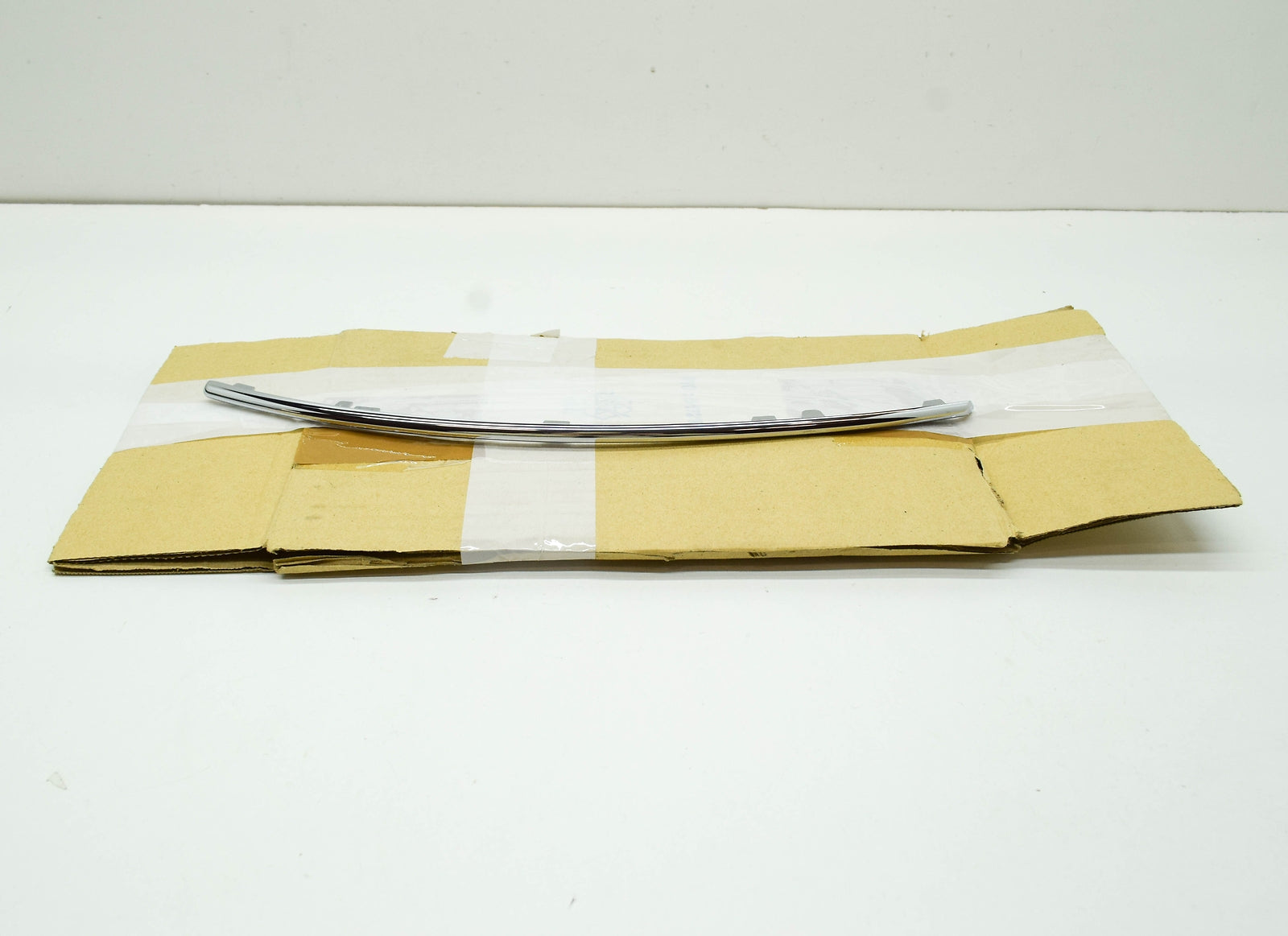 NEW MERCEDES-BENZ E-CLASS W212 FRONT LEFT GRILLE CHROME TRIM A2128852921